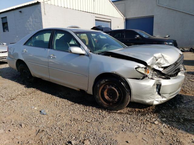 Photo 3 VIN: 4T1BE32K24U870465 - TOYOTA CAMRY LE 