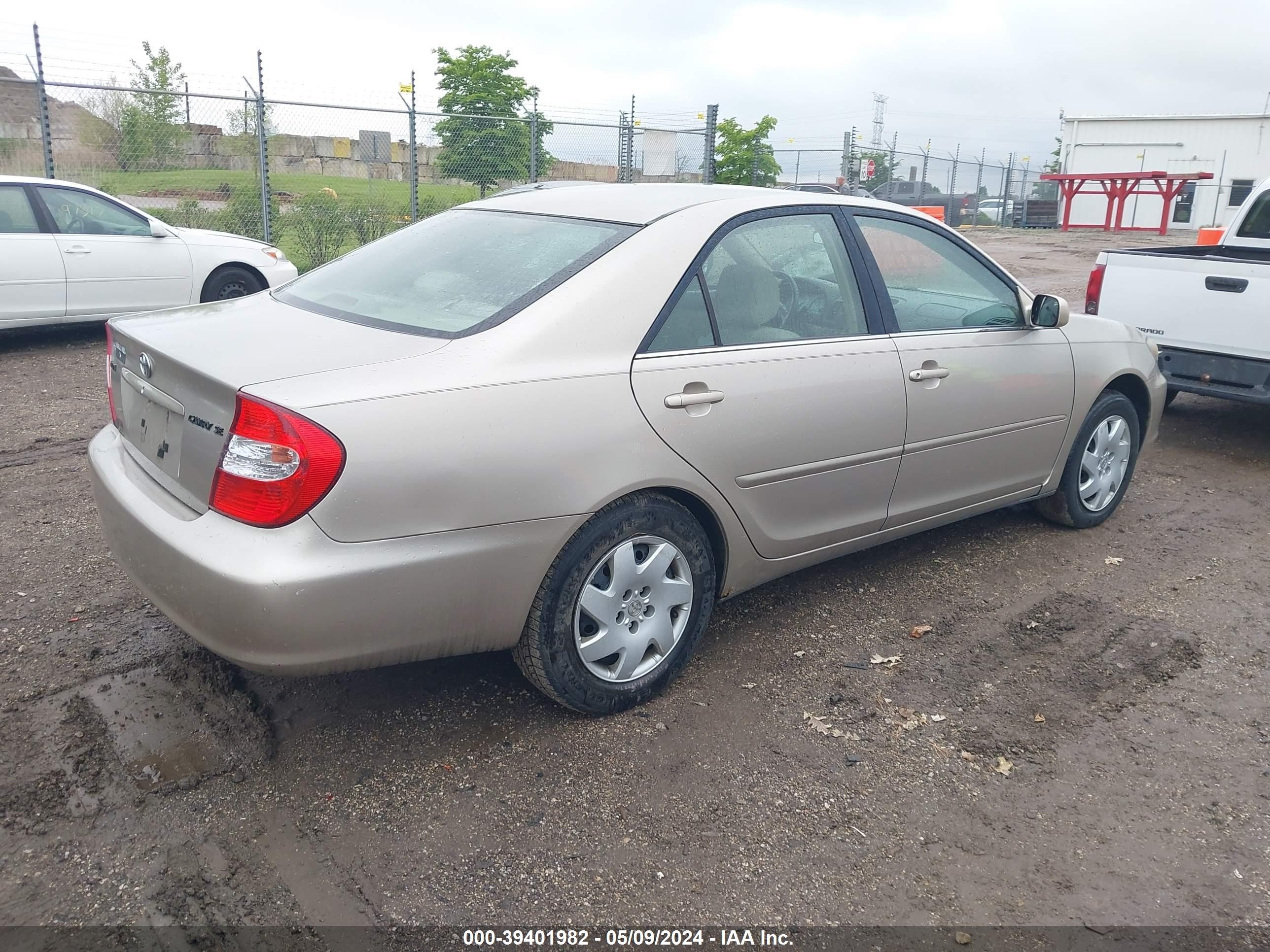 Photo 3 VIN: 4T1BE32K24U911323 - TOYOTA CAMRY 