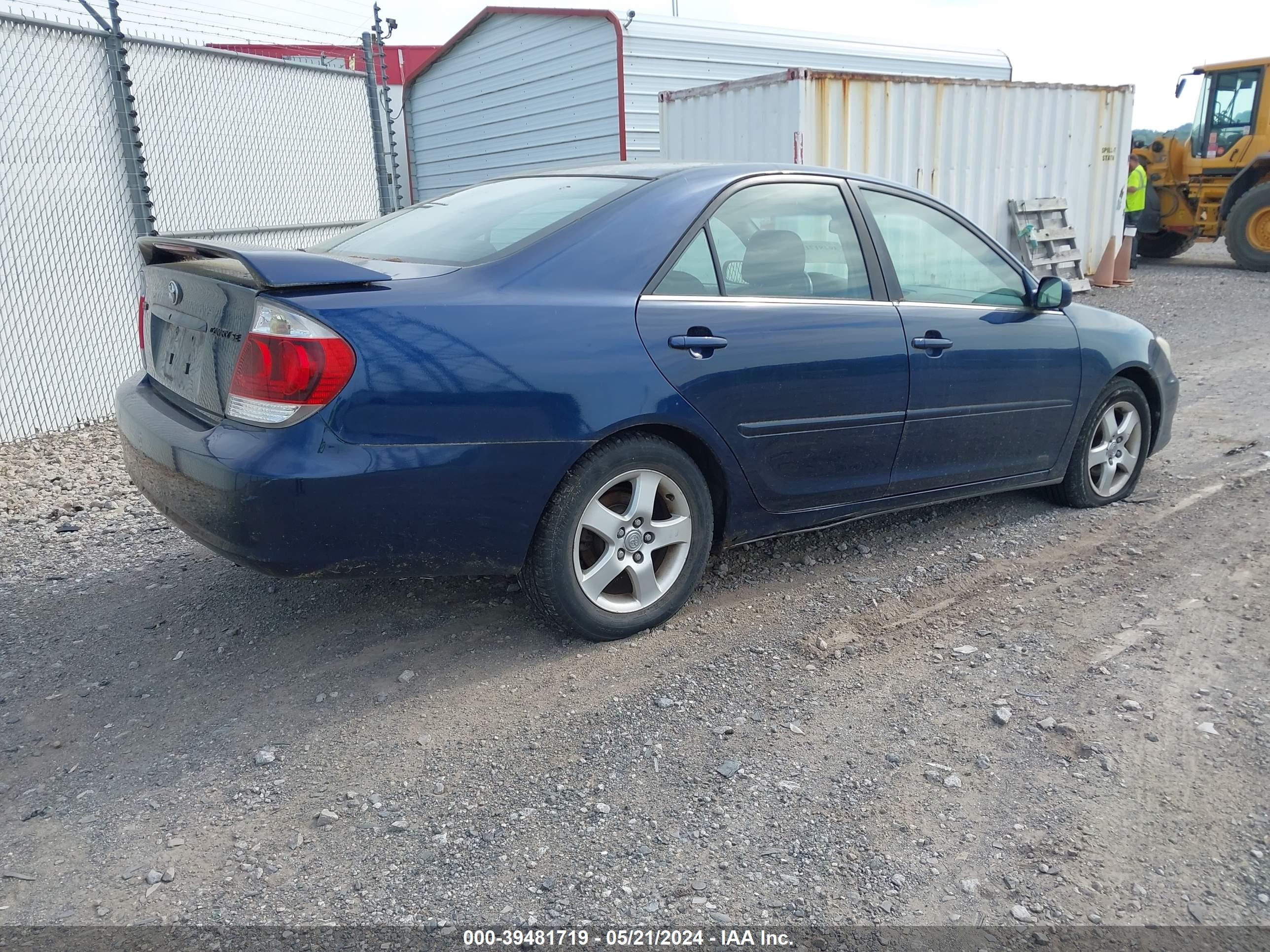 Photo 3 VIN: 4T1BE32K25U080729 - TOYOTA CAMRY 