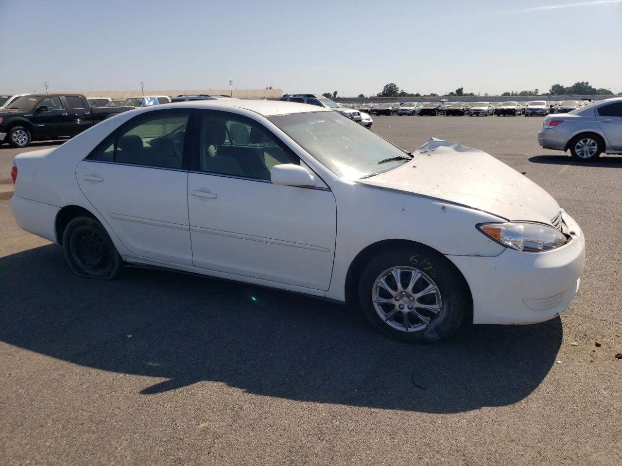 Photo 3 VIN: 4T1BE32K25U420493 - TOYOTA CAMRY 