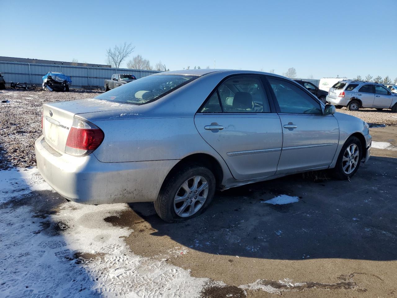 Photo 2 VIN: 4T1BE32K25U423359 - TOYOTA CAMRY 