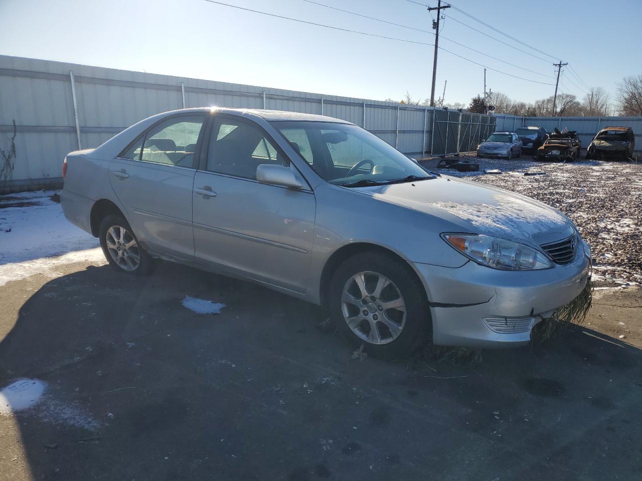 Photo 3 VIN: 4T1BE32K25U423359 - TOYOTA CAMRY 