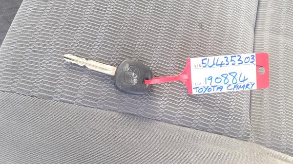 Photo 4 VIN: 4T1BE32K25U435303 - TOYOTA CAMRY 