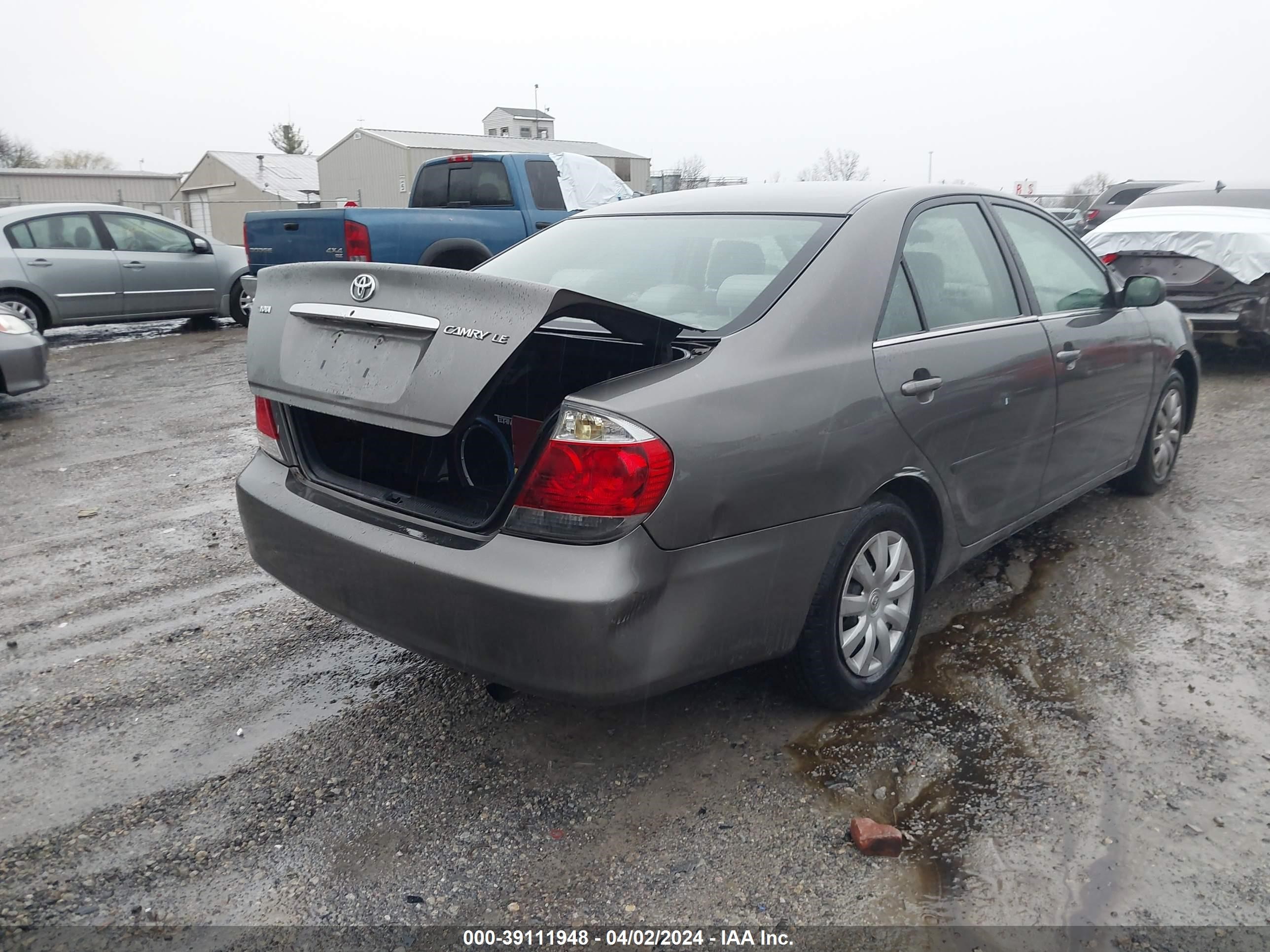 Photo 3 VIN: 4T1BE32K25U540911 - TOYOTA CAMRY 