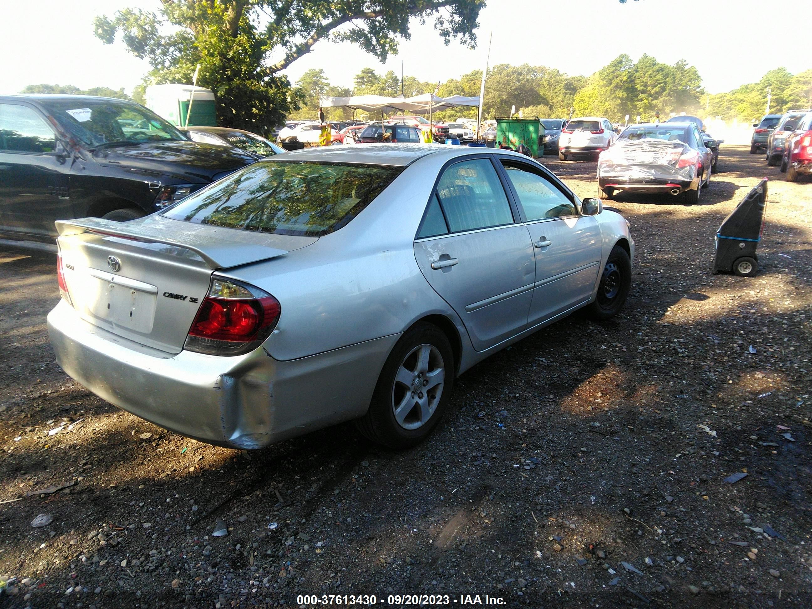 Photo 3 VIN: 4T1BE32K25U578980 - TOYOTA CAMRY 