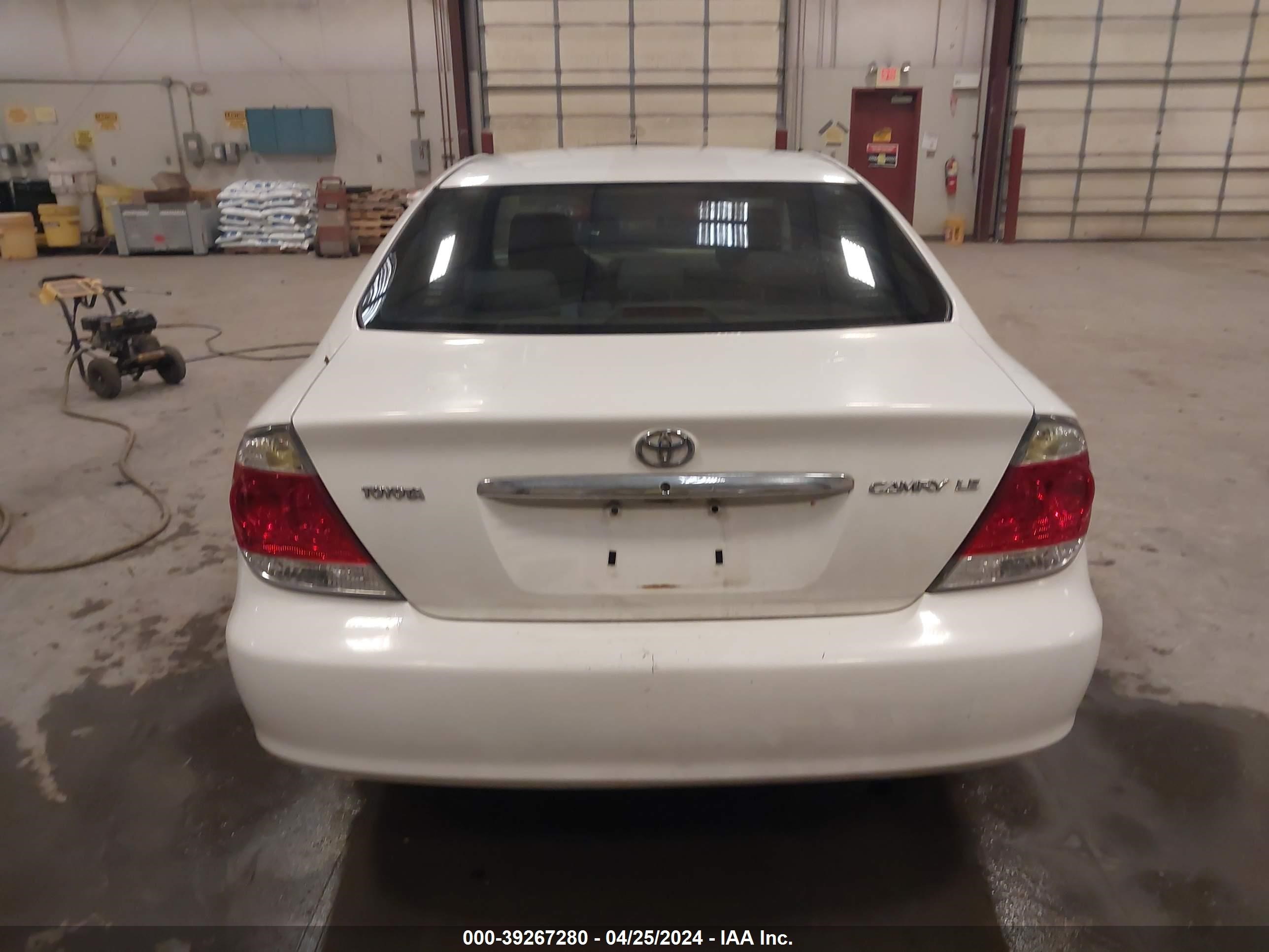 Photo 15 VIN: 4T1BE32K25U612271 - TOYOTA CAMRY 