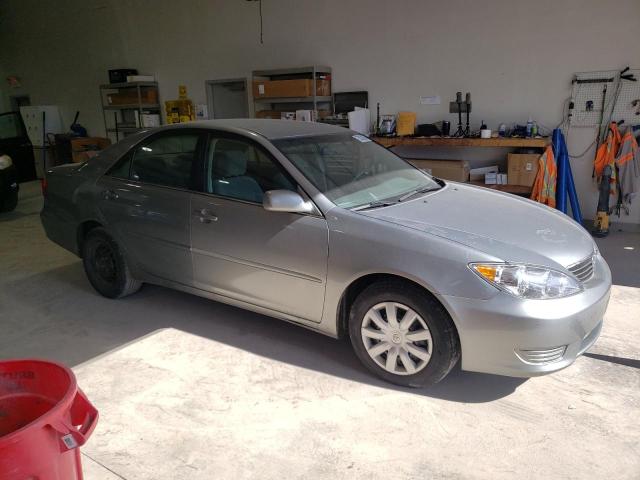 Photo 3 VIN: 4T1BE32K25U615445 - TOYOTA CAMRY LE 