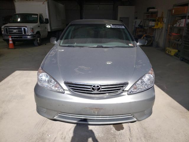 Photo 4 VIN: 4T1BE32K25U615445 - TOYOTA CAMRY LE 