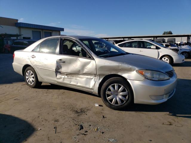 Photo 3 VIN: 4T1BE32K25U636621 - TOYOTA CAMRY LE 