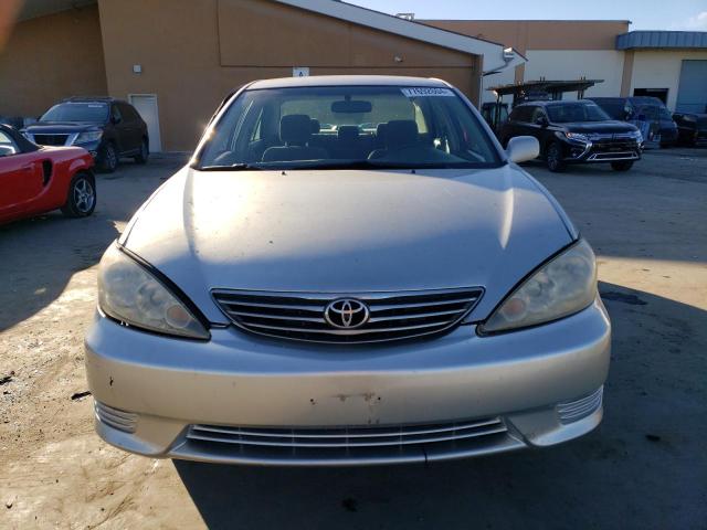 Photo 4 VIN: 4T1BE32K25U636621 - TOYOTA CAMRY LE 