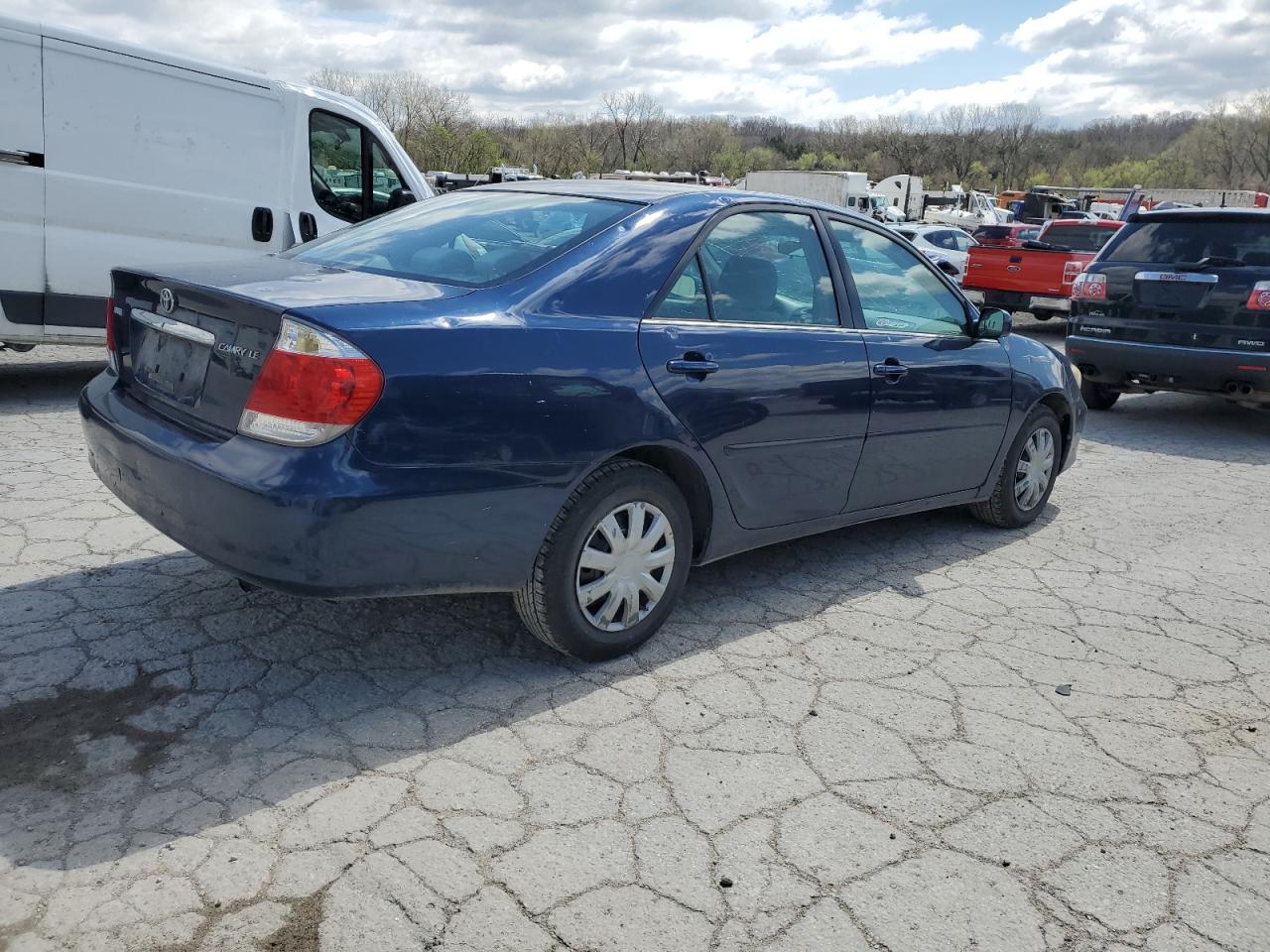 Photo 2 VIN: 4T1BE32K26U152448 - TOYOTA CAMRY 