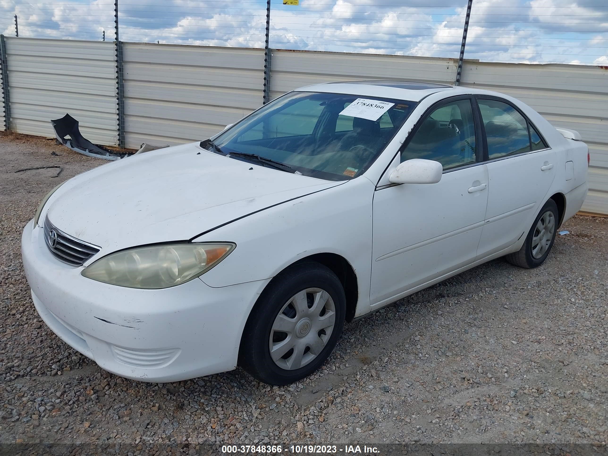 Photo 1 VIN: 4T1BE32K26U674304 - TOYOTA CAMRY 