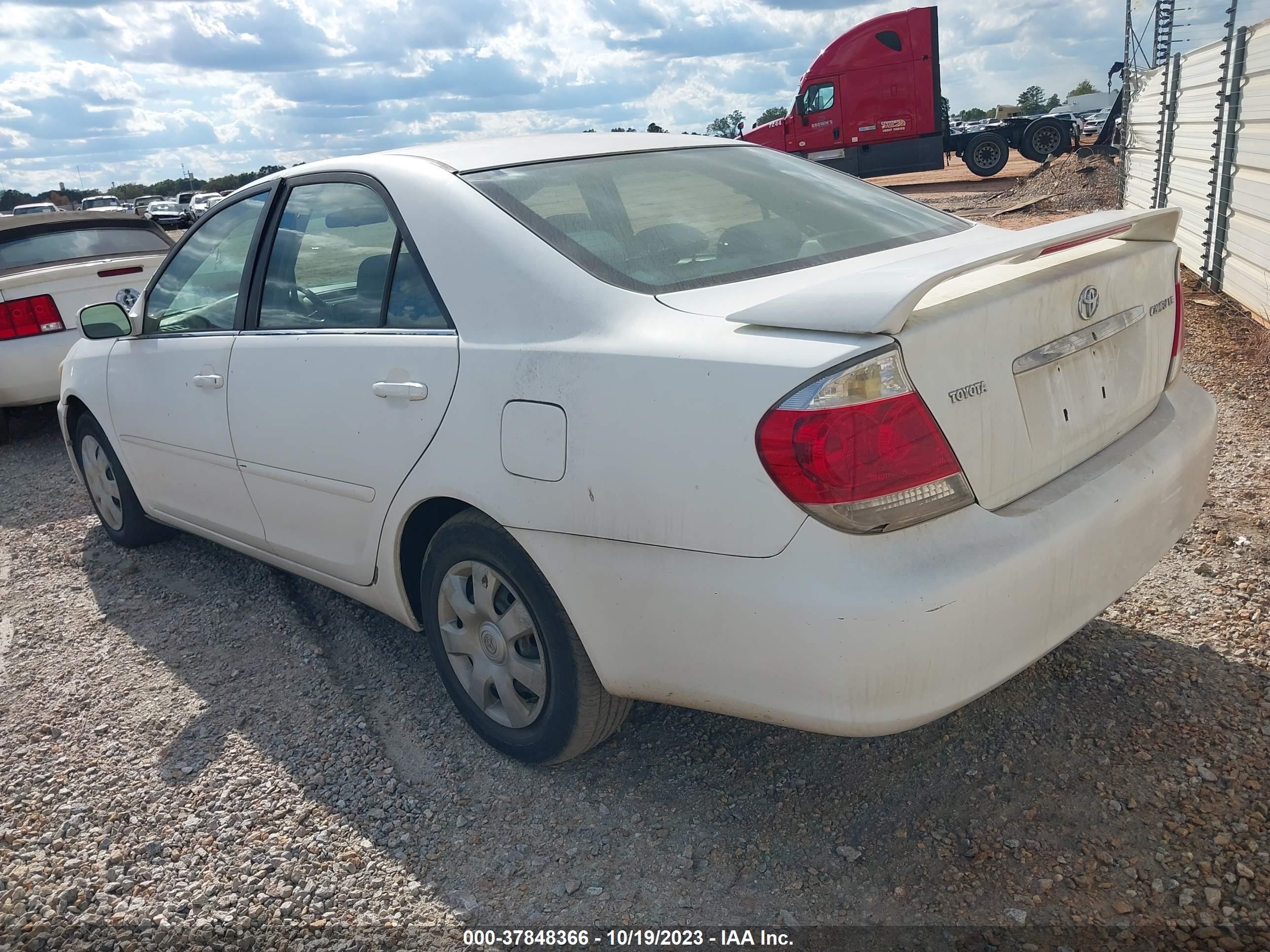 Photo 2 VIN: 4T1BE32K26U674304 - TOYOTA CAMRY 