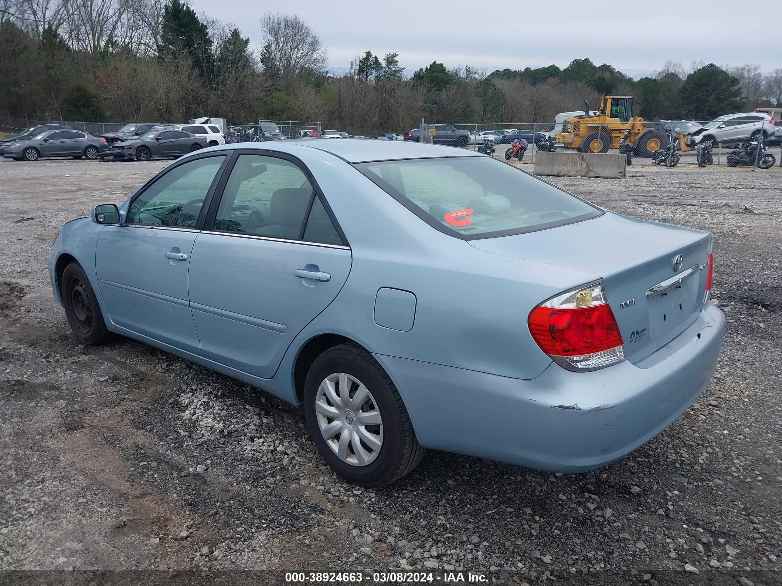 Photo 2 VIN: 4T1BE32K26U731018 - TOYOTA CAMRY 