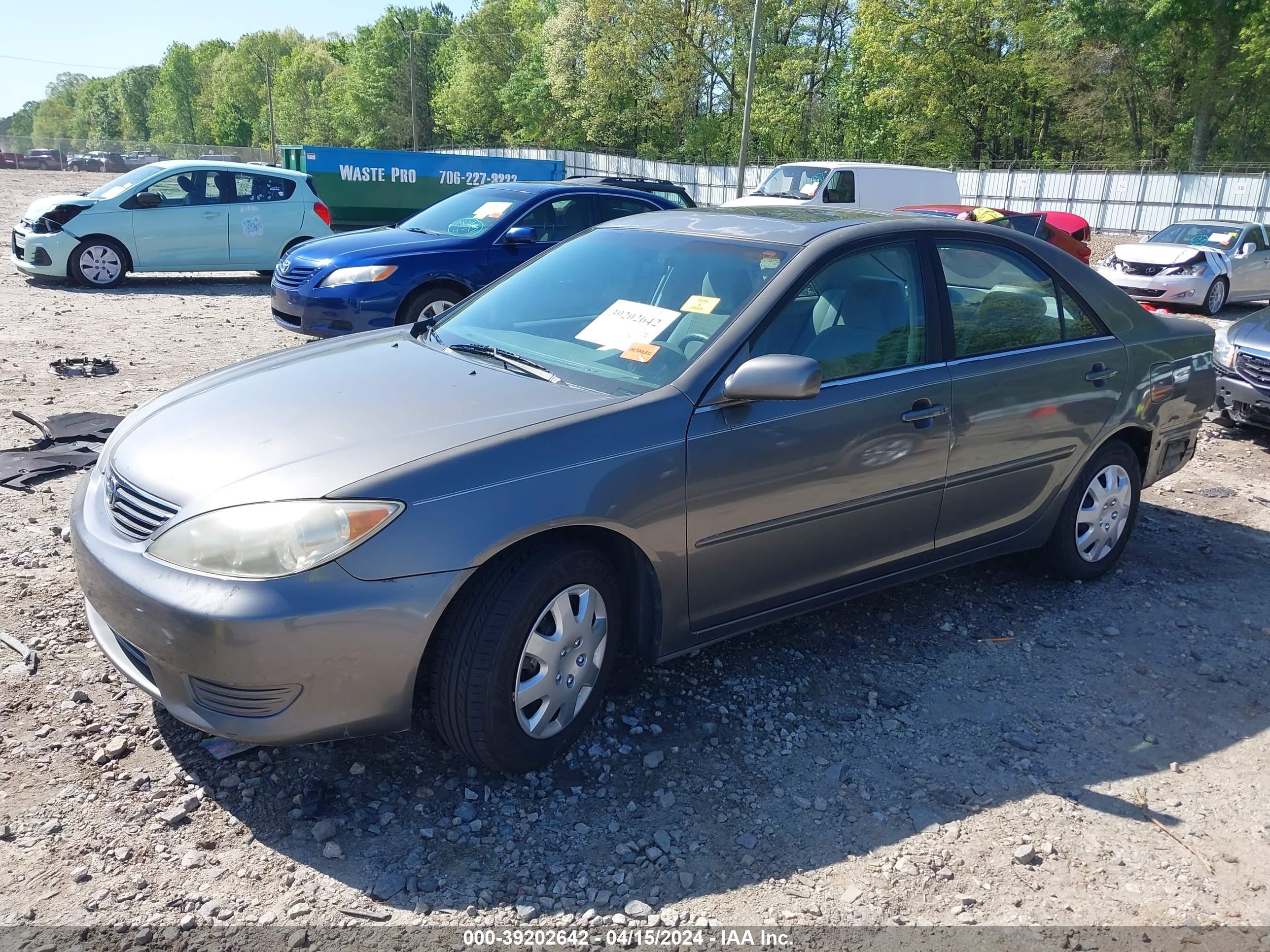 Photo 1 VIN: 4T1BE32K26U741807 - TOYOTA CAMRY 