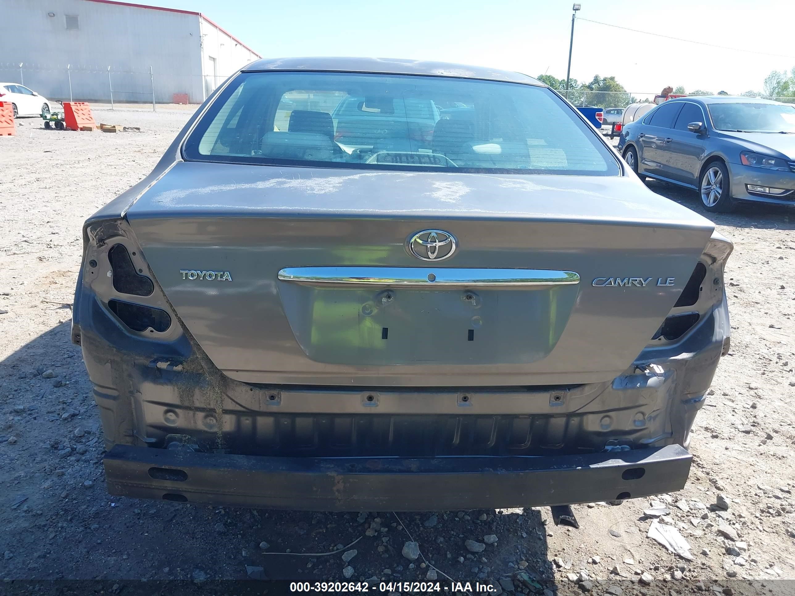 Photo 5 VIN: 4T1BE32K26U741807 - TOYOTA CAMRY 