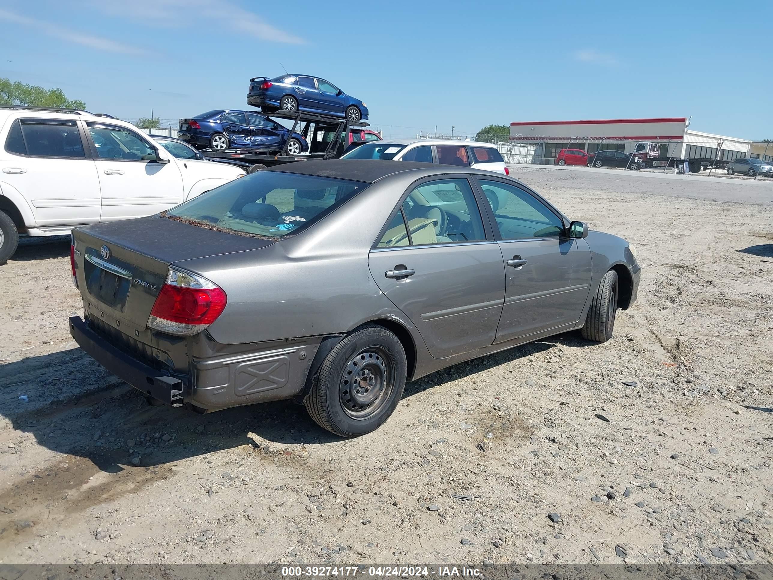 Photo 3 VIN: 4T1BE32K26U743699 - TOYOTA CAMRY 