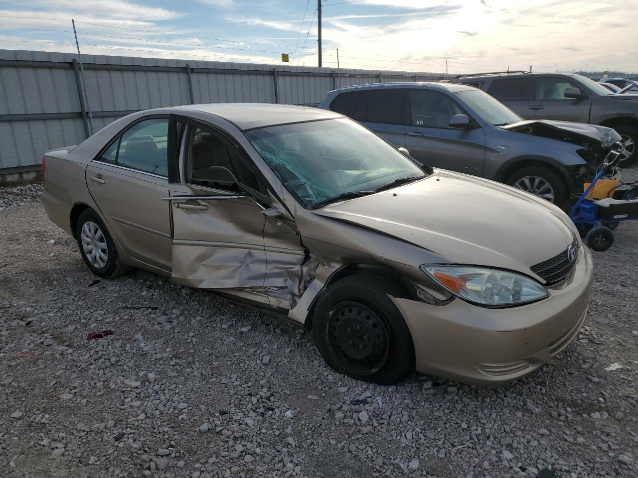 Photo 3 VIN: 4T1BE32K32U096689 - TOYOTA CAMRY 