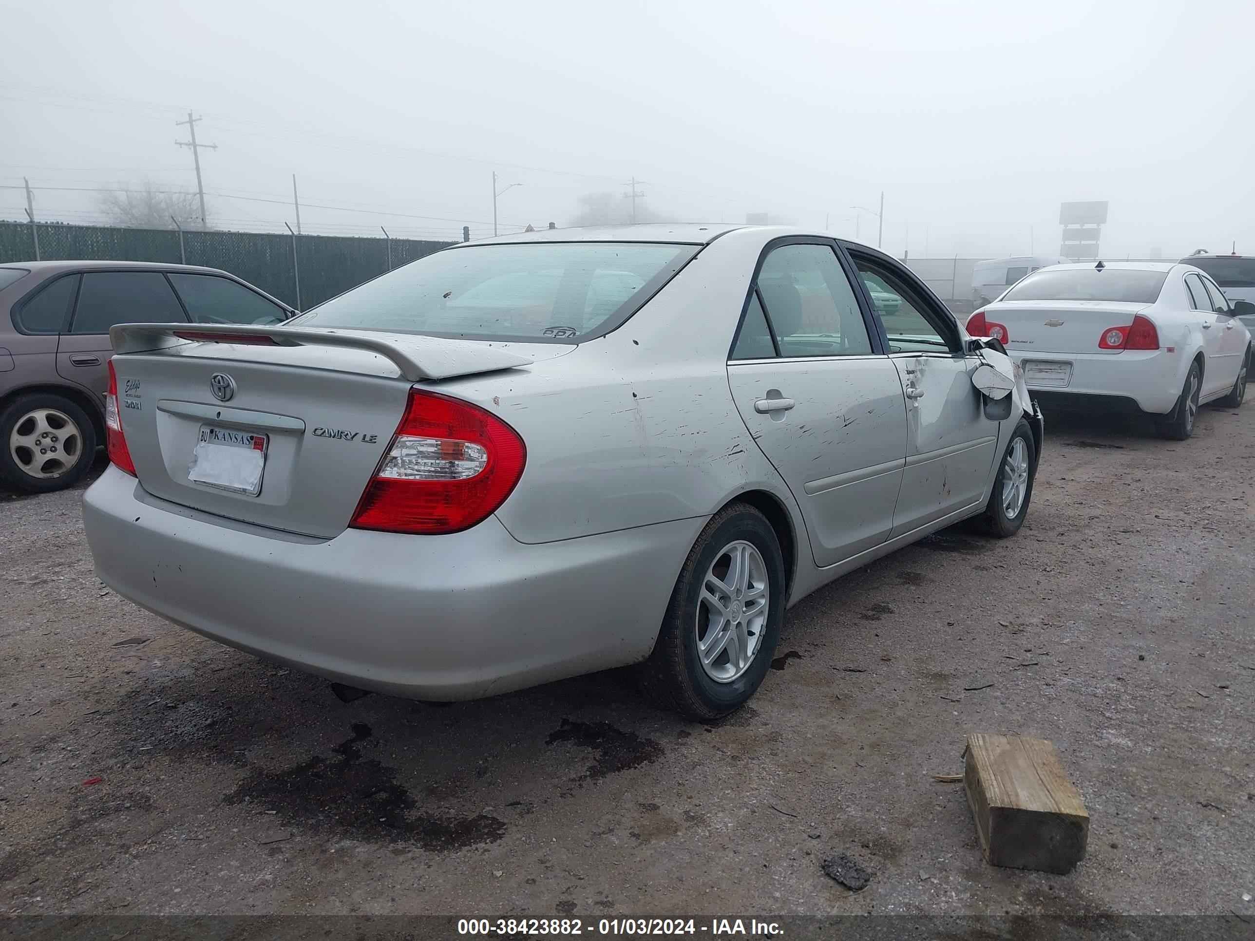 Photo 3 VIN: 4T1BE32K32U587795 - TOYOTA CAMRY 