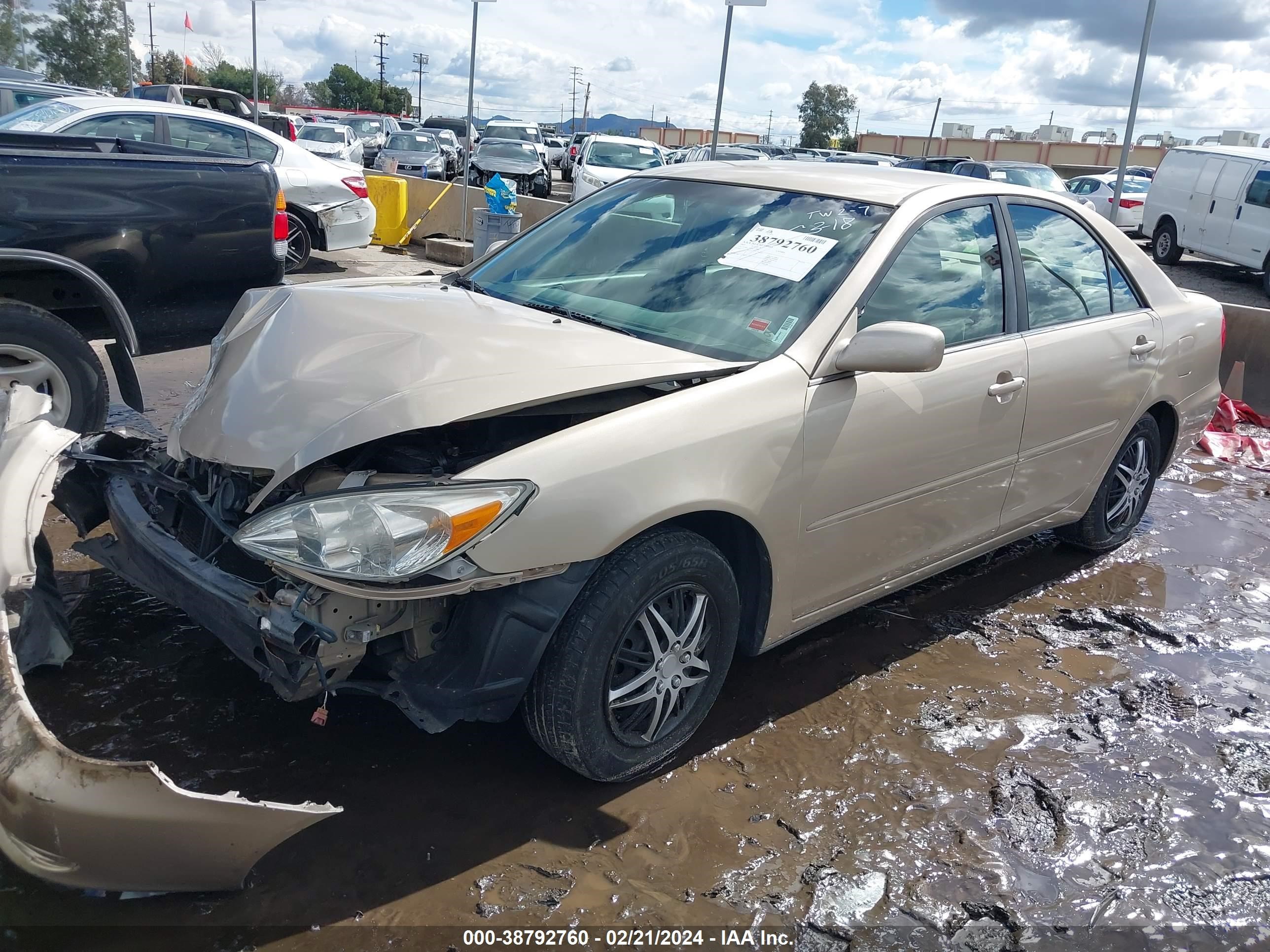 Photo 1 VIN: 4T1BE32K33U167536 - TOYOTA CAMRY 