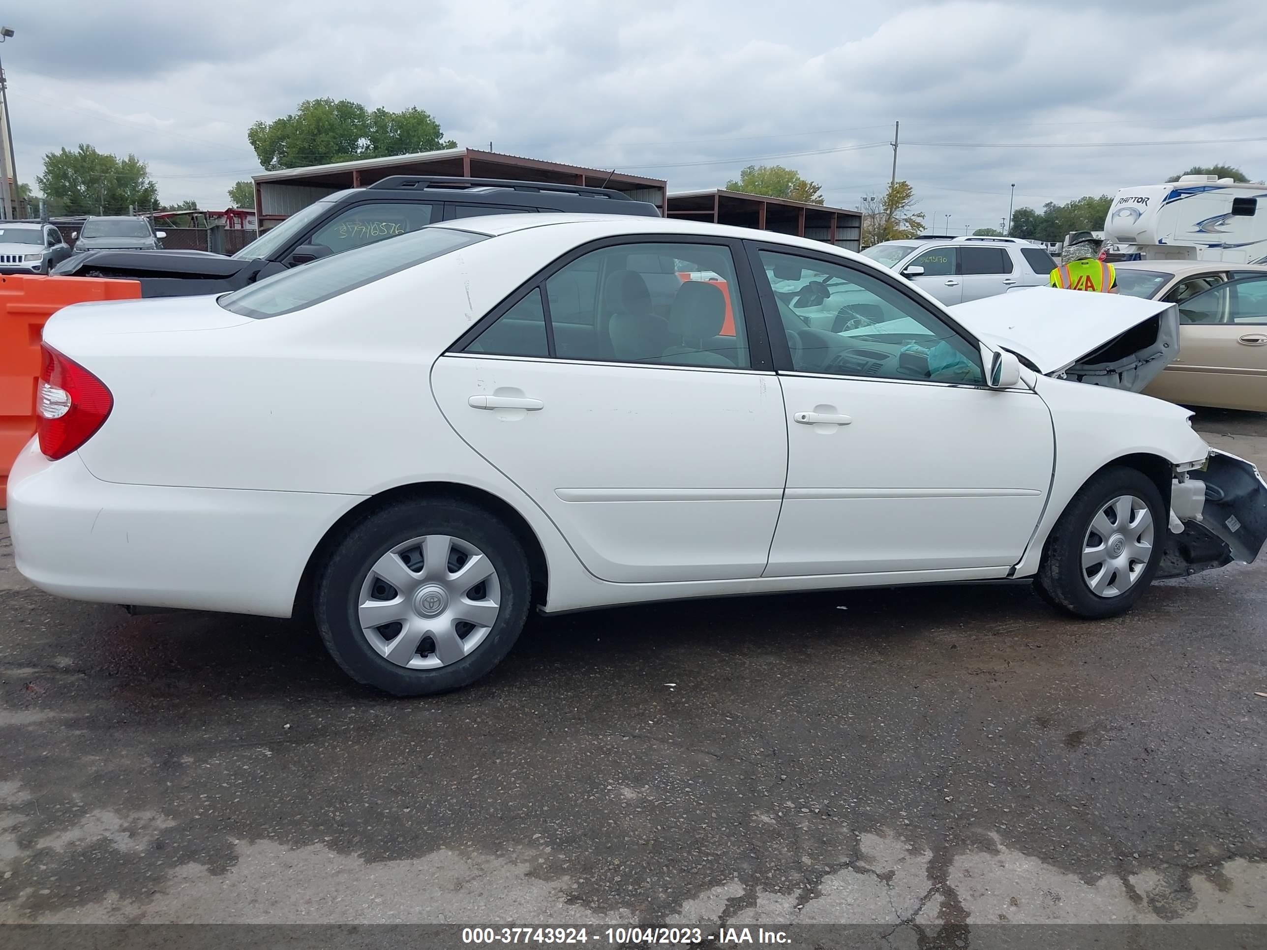 Photo 13 VIN: 4T1BE32K33U229260 - TOYOTA CAMRY 