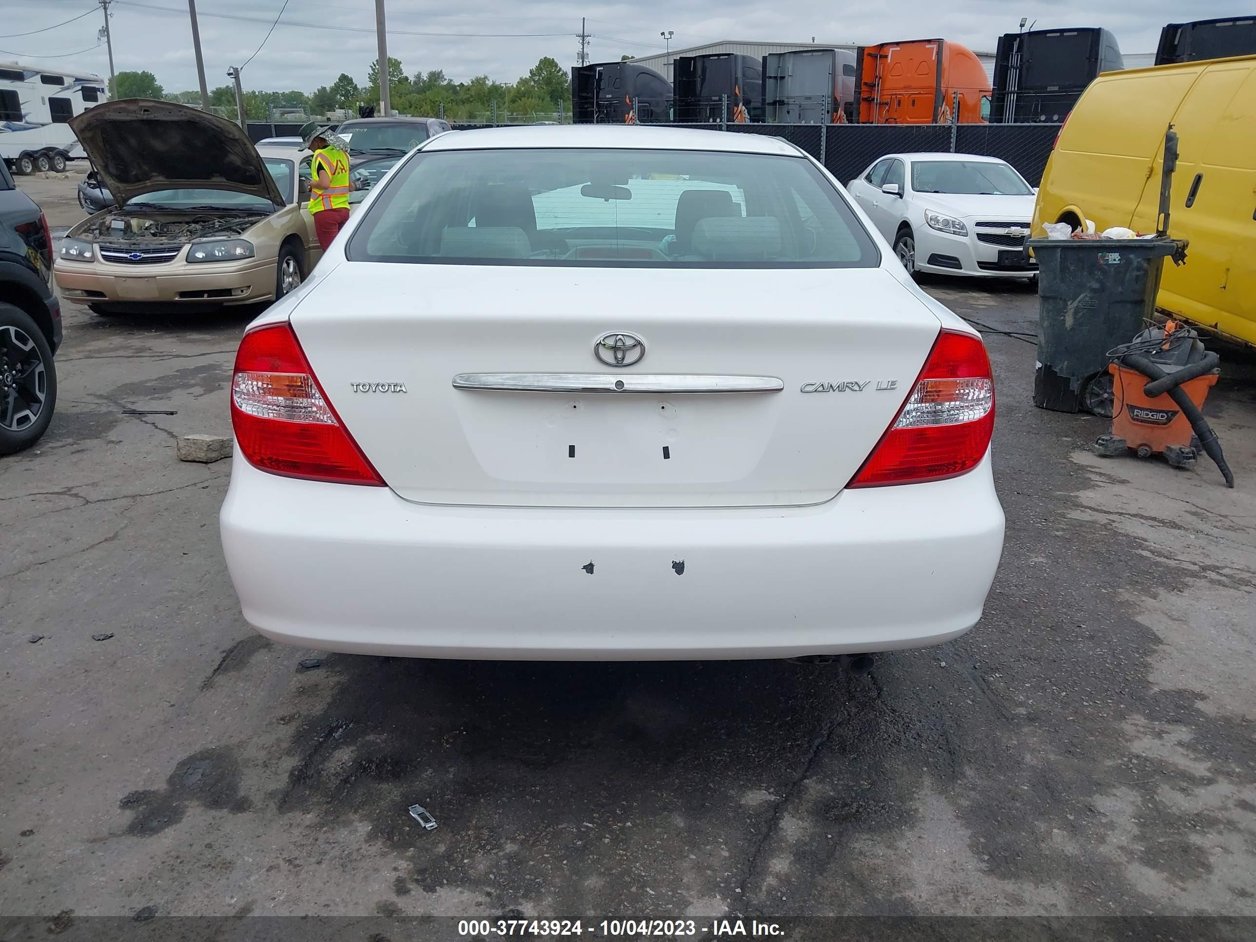 Photo 16 VIN: 4T1BE32K33U229260 - TOYOTA CAMRY 