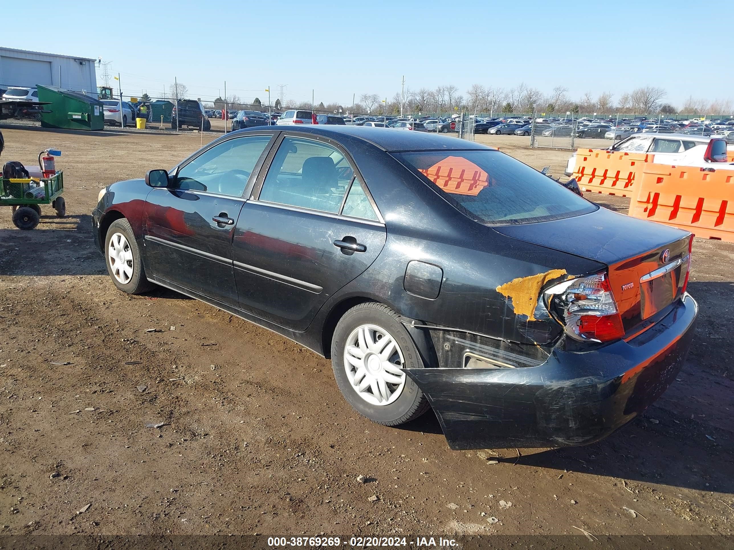 Photo 2 VIN: 4T1BE32K34U325505 - TOYOTA CAMRY 