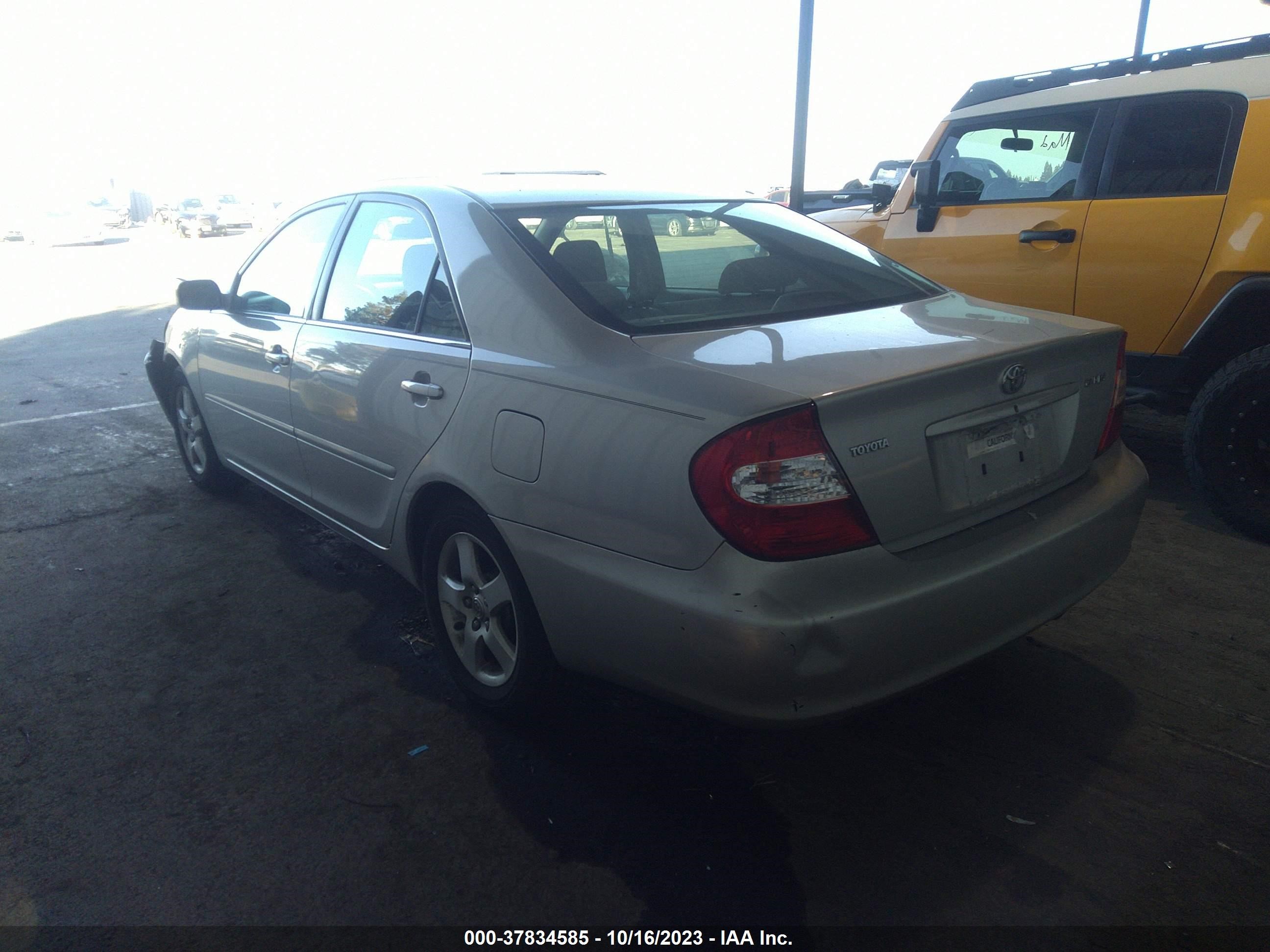 Photo 2 VIN: 4T1BE32K34U812994 - TOYOTA CAMRY 