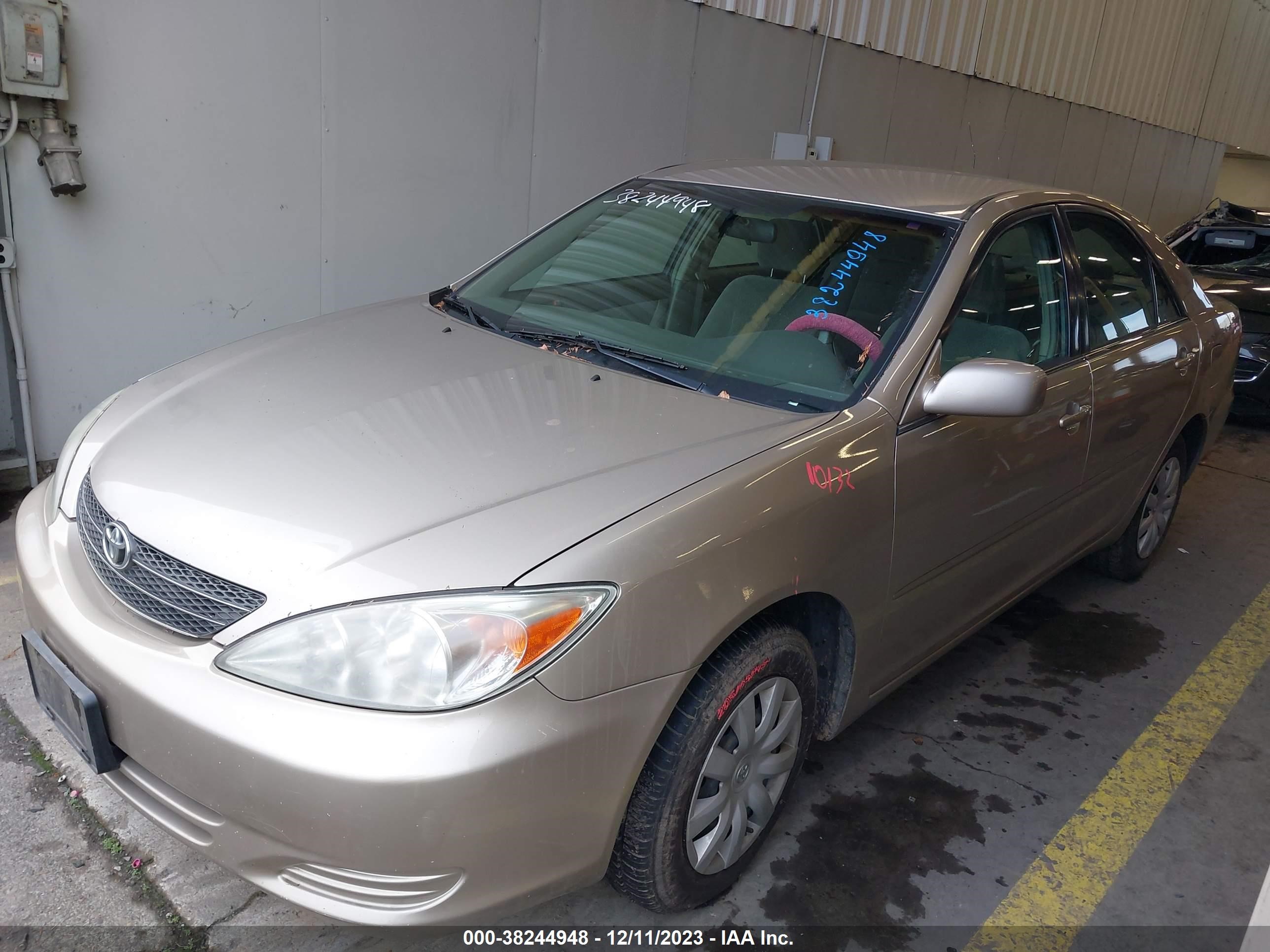 Photo 1 VIN: 4T1BE32K34U905935 - TOYOTA CAMRY 