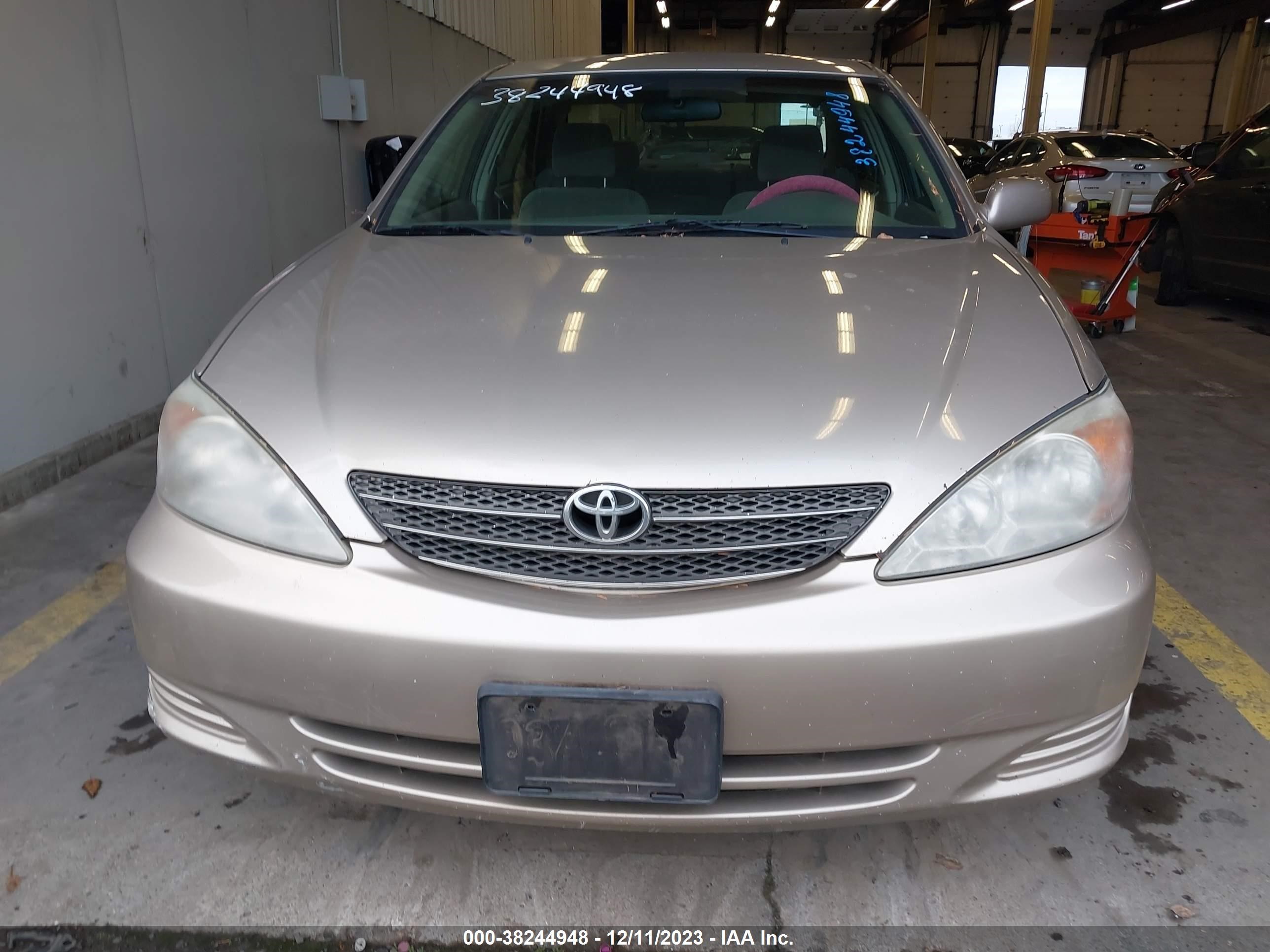 Photo 10 VIN: 4T1BE32K34U905935 - TOYOTA CAMRY 