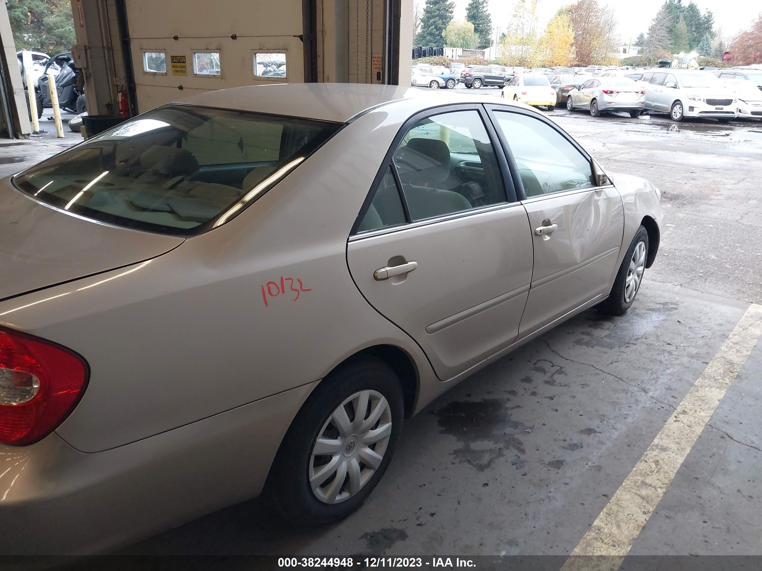 Photo 11 VIN: 4T1BE32K34U905935 - TOYOTA CAMRY 