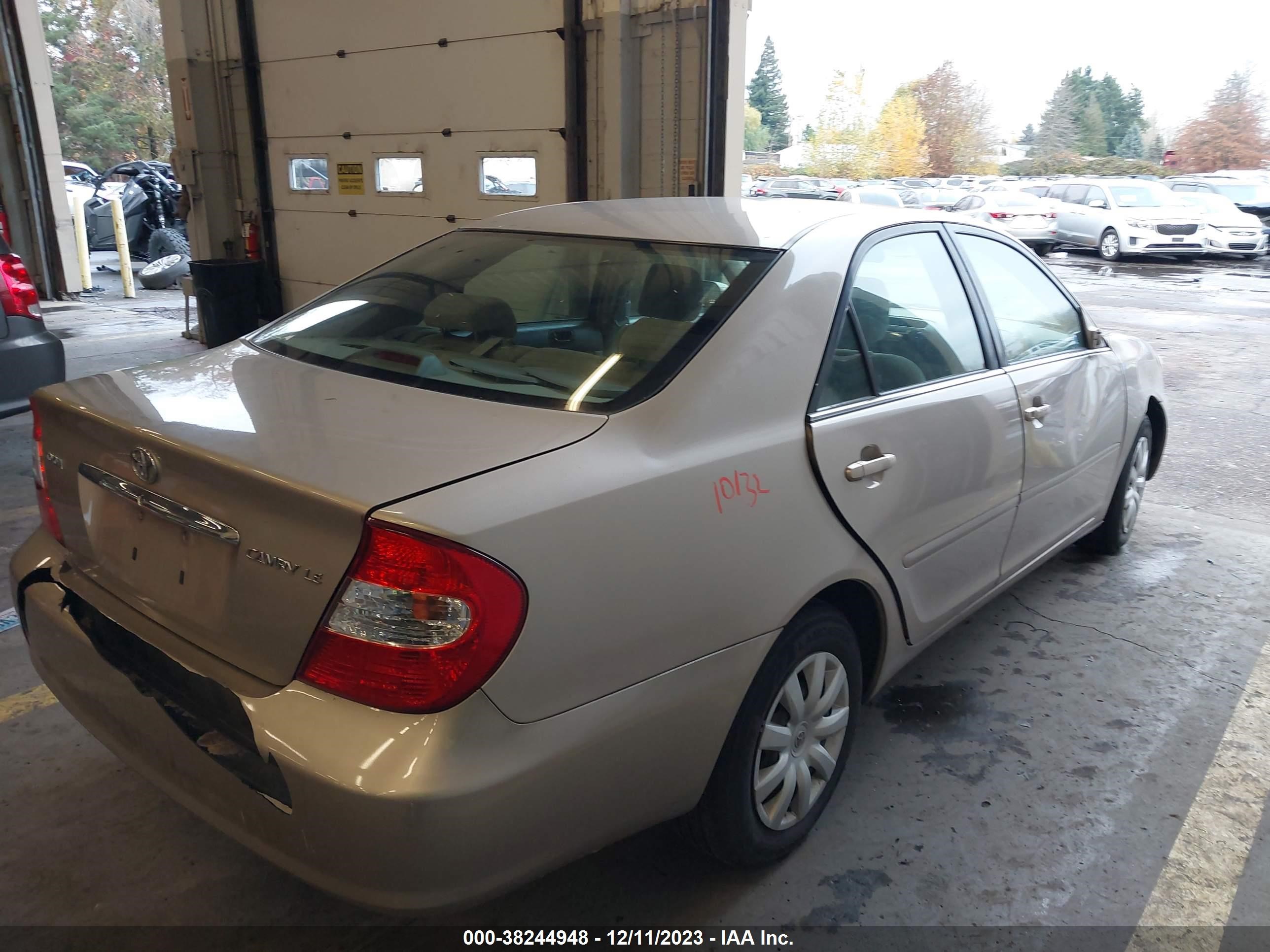 Photo 3 VIN: 4T1BE32K34U905935 - TOYOTA CAMRY 