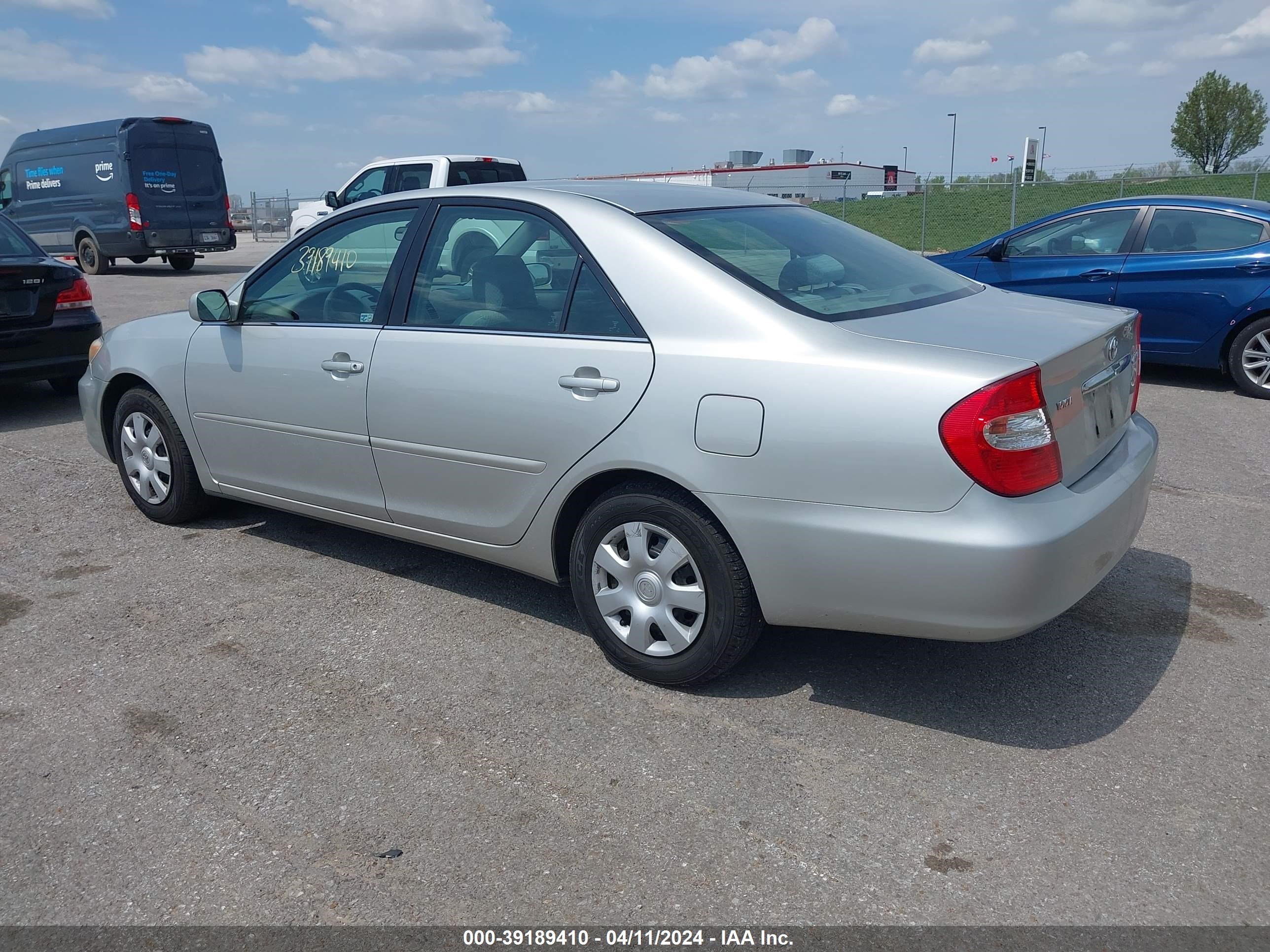 Photo 2 VIN: 4T1BE32K34U938224 - TOYOTA CAMRY 