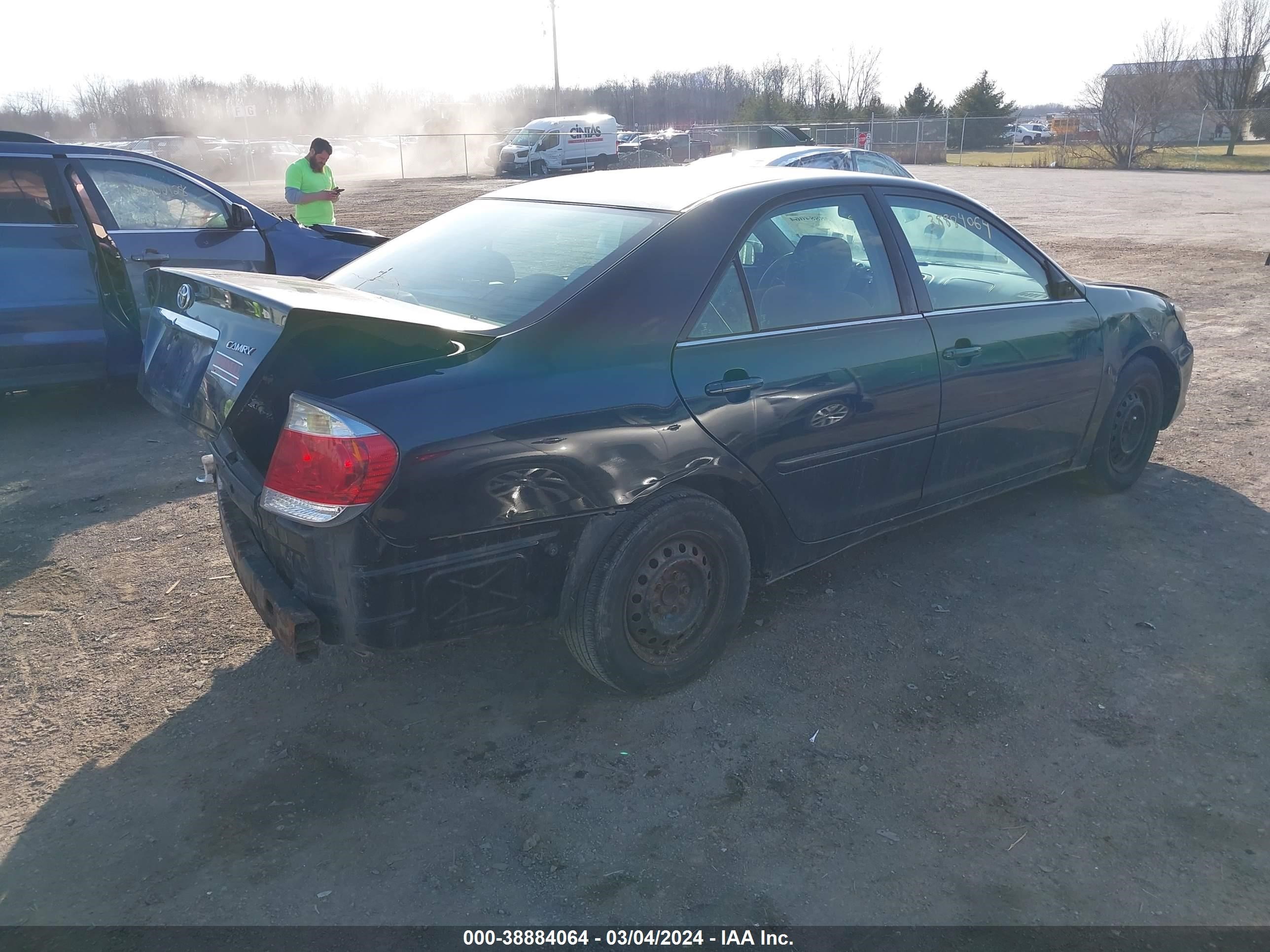 Photo 3 VIN: 4T1BE32K35U051627 - TOYOTA CAMRY 