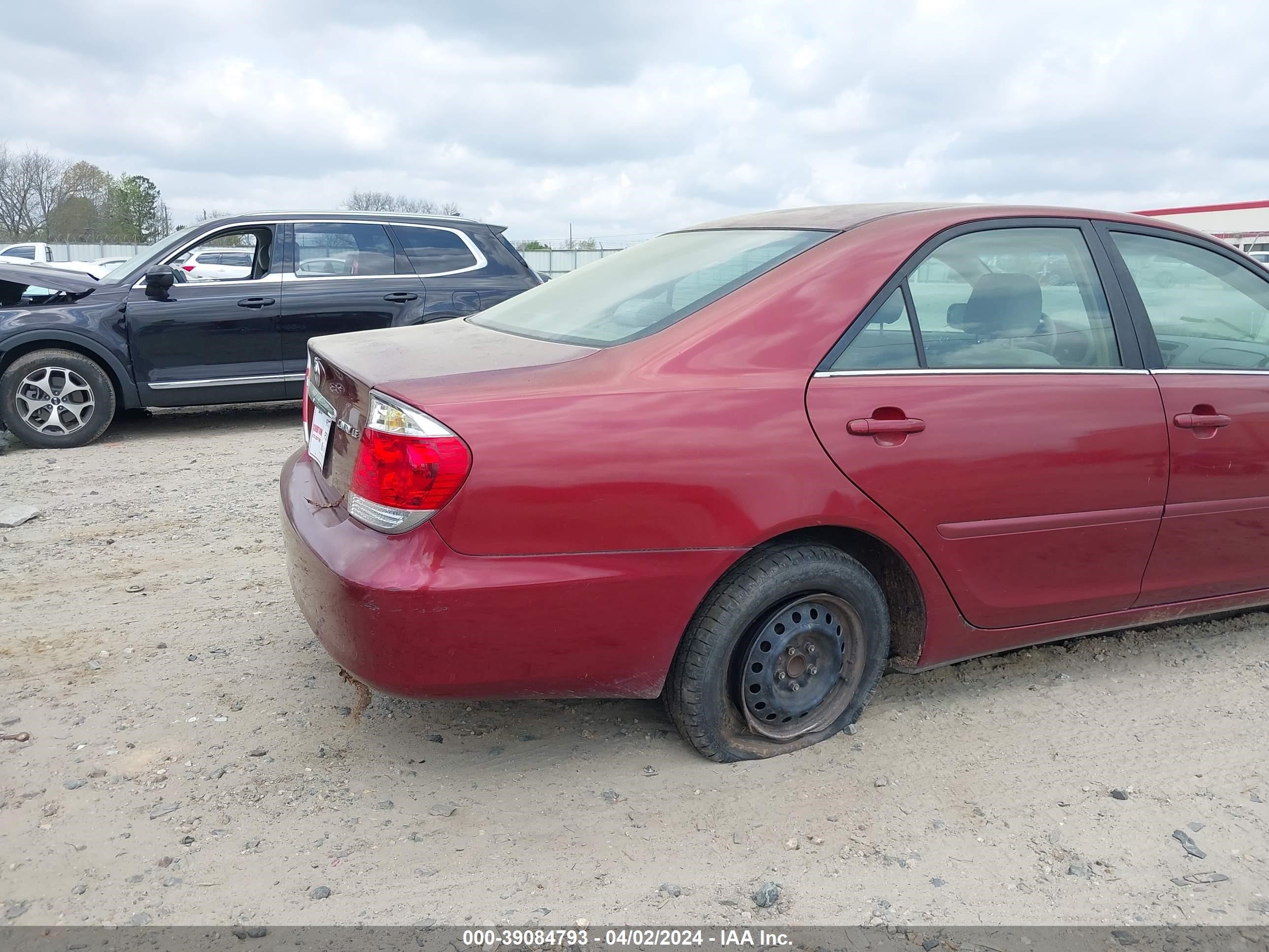 Photo 5 VIN: 4T1BE32K35U081033 - TOYOTA CAMRY 