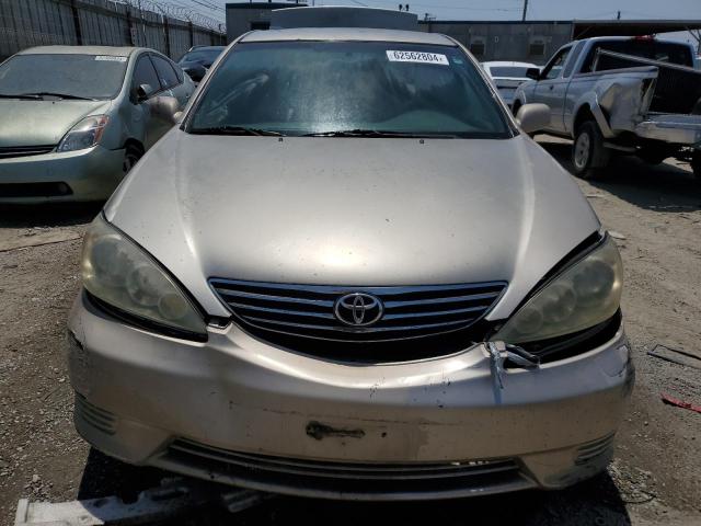 Photo 4 VIN: 4T1BE32K35U086233 - TOYOTA CAMRY 