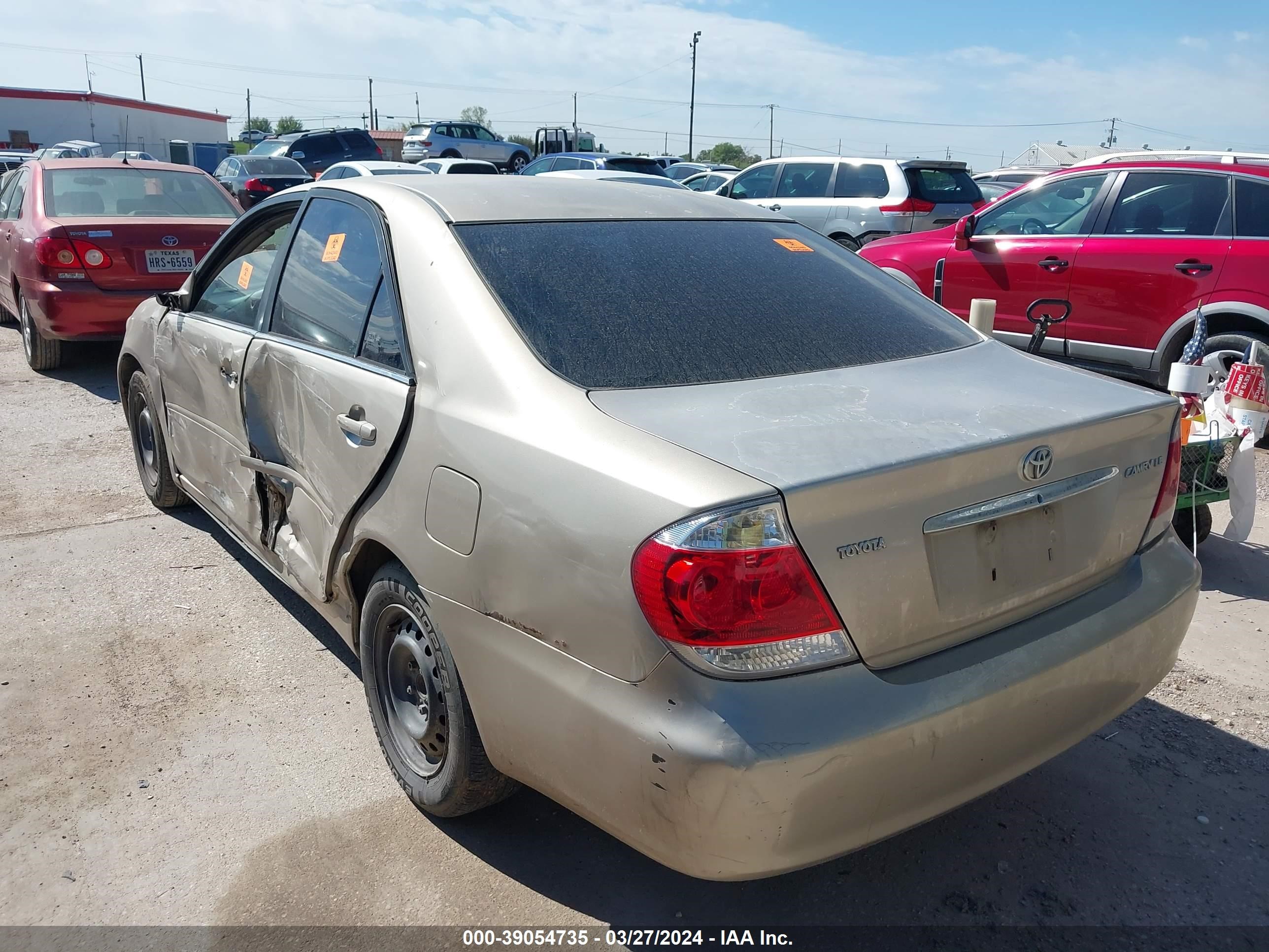 Photo 2 VIN: 4T1BE32K35U568815 - TOYOTA CAMRY 