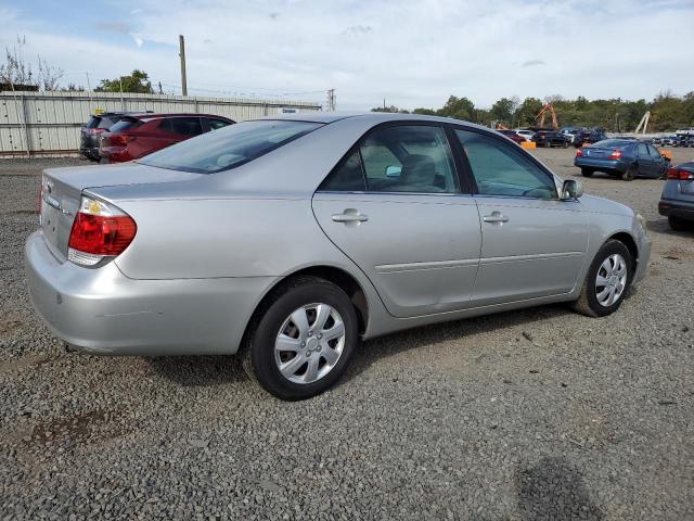 Photo 2 VIN: 4T1BE32K35U596677 - TOYOTA CAMRY LE 