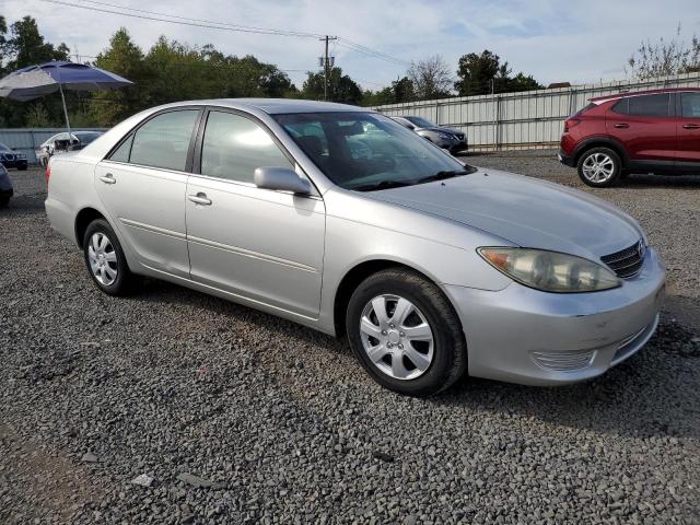 Photo 3 VIN: 4T1BE32K35U596677 - TOYOTA CAMRY LE 