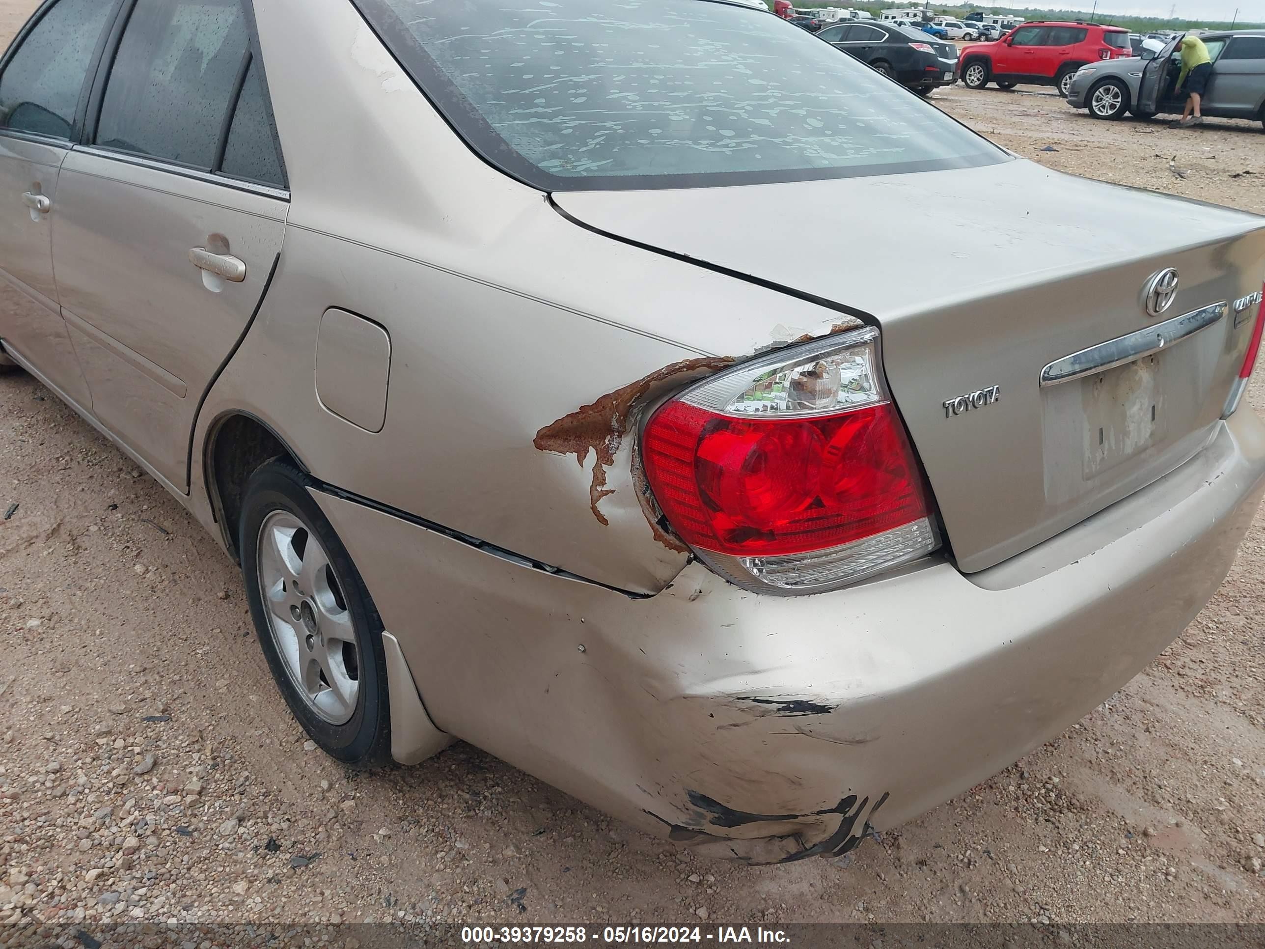 Photo 13 VIN: 4T1BE32K35U628706 - TOYOTA CAMRY 