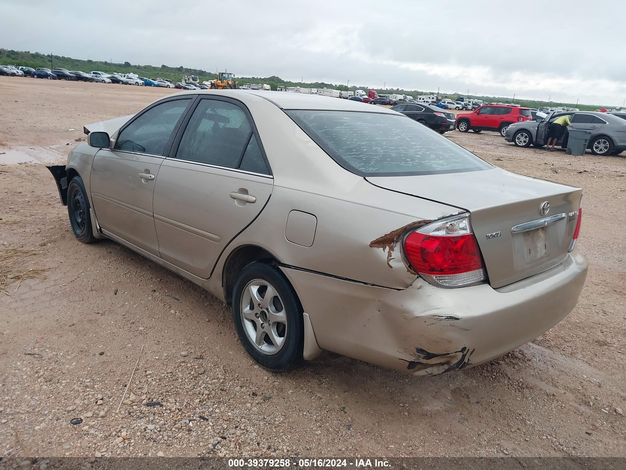 Photo 2 VIN: 4T1BE32K35U628706 - TOYOTA CAMRY 