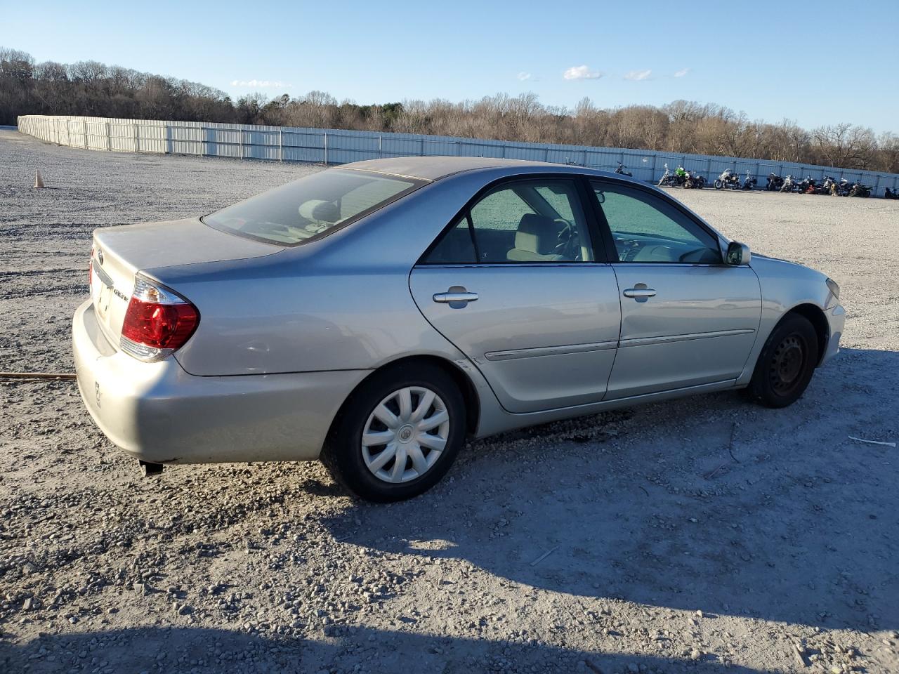 Photo 2 VIN: 4T1BE32K36U153155 - TOYOTA CAMRY 