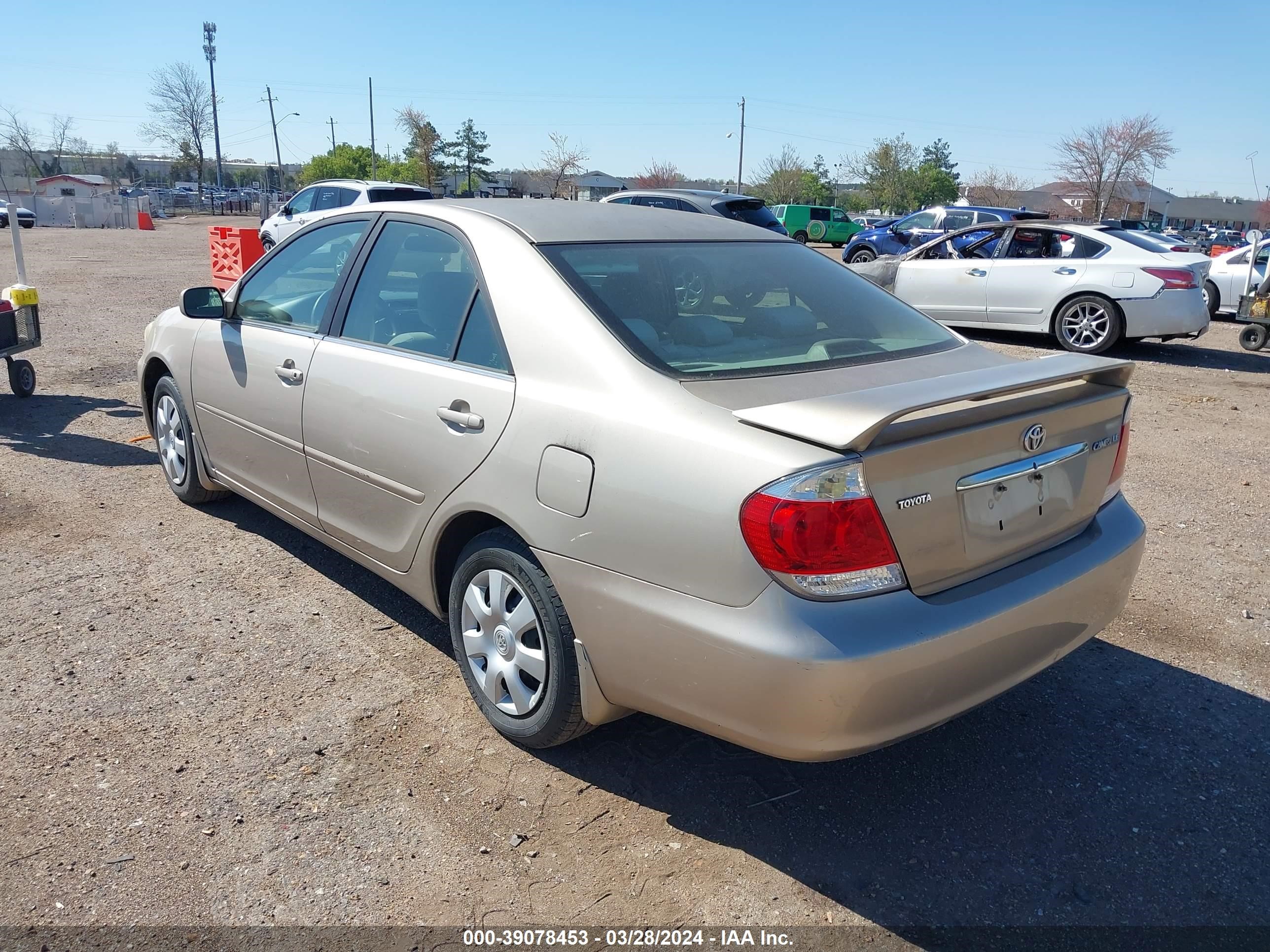 Photo 2 VIN: 4T1BE32K36U665644 - TOYOTA CAMRY 