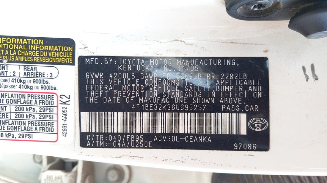 Photo 2 VIN: 4T1BE32K36U695257 - TOYOTA CAMRY 