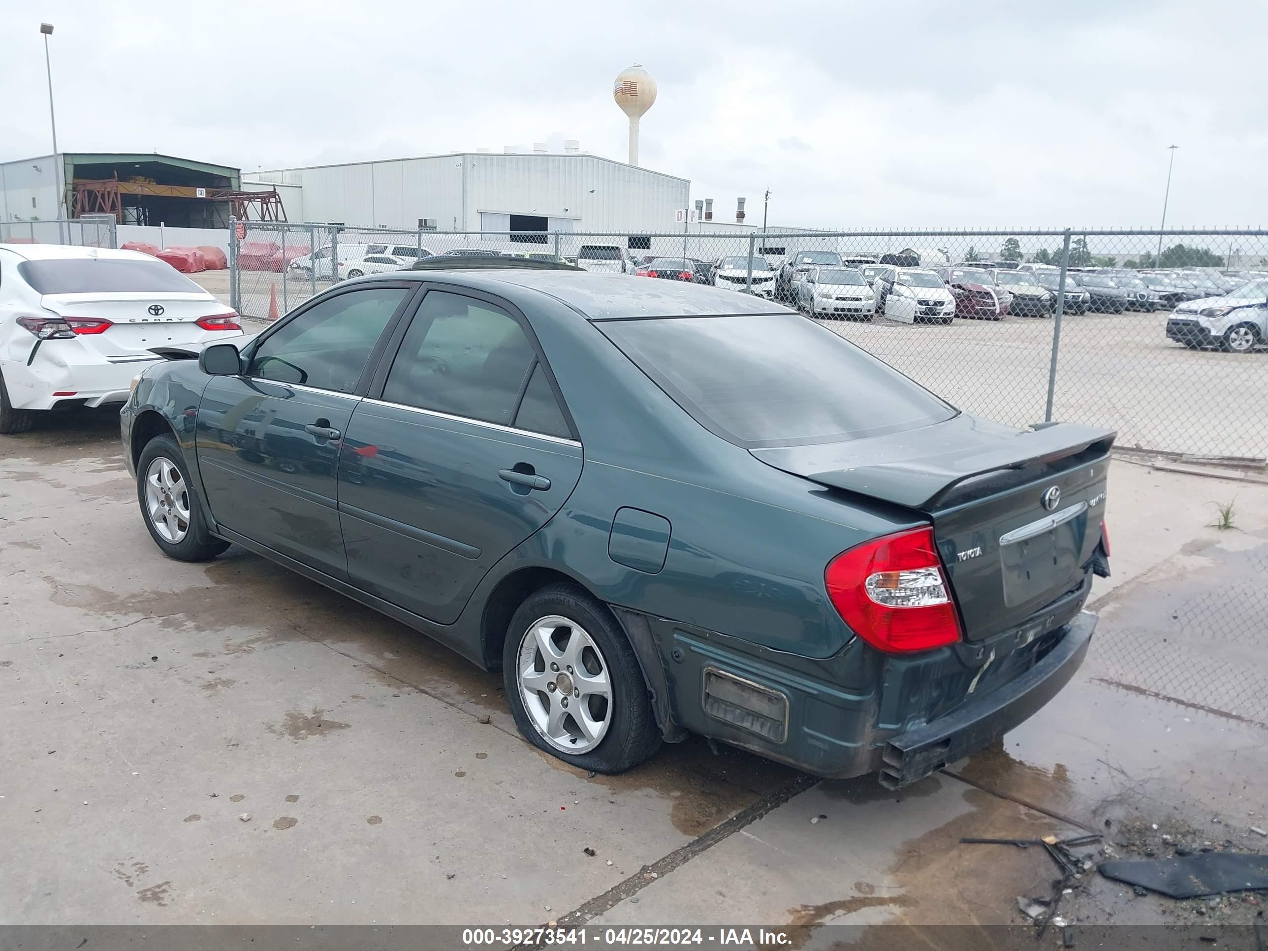 Photo 2 VIN: 4T1BE32K42U513205 - TOYOTA CAMRY 