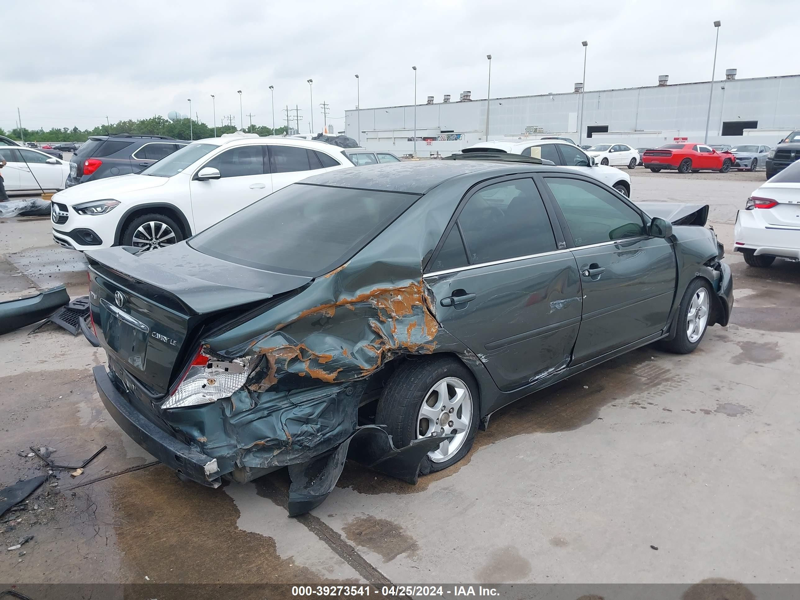 Photo 3 VIN: 4T1BE32K42U513205 - TOYOTA CAMRY 