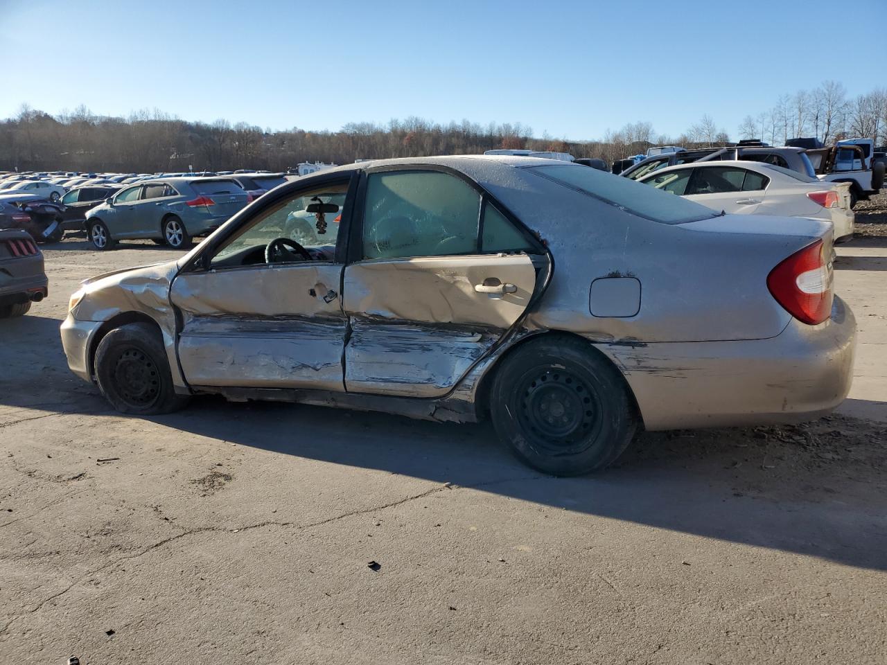 Photo 1 VIN: 4T1BE32K42U570553 - TOYOTA CAMRY 