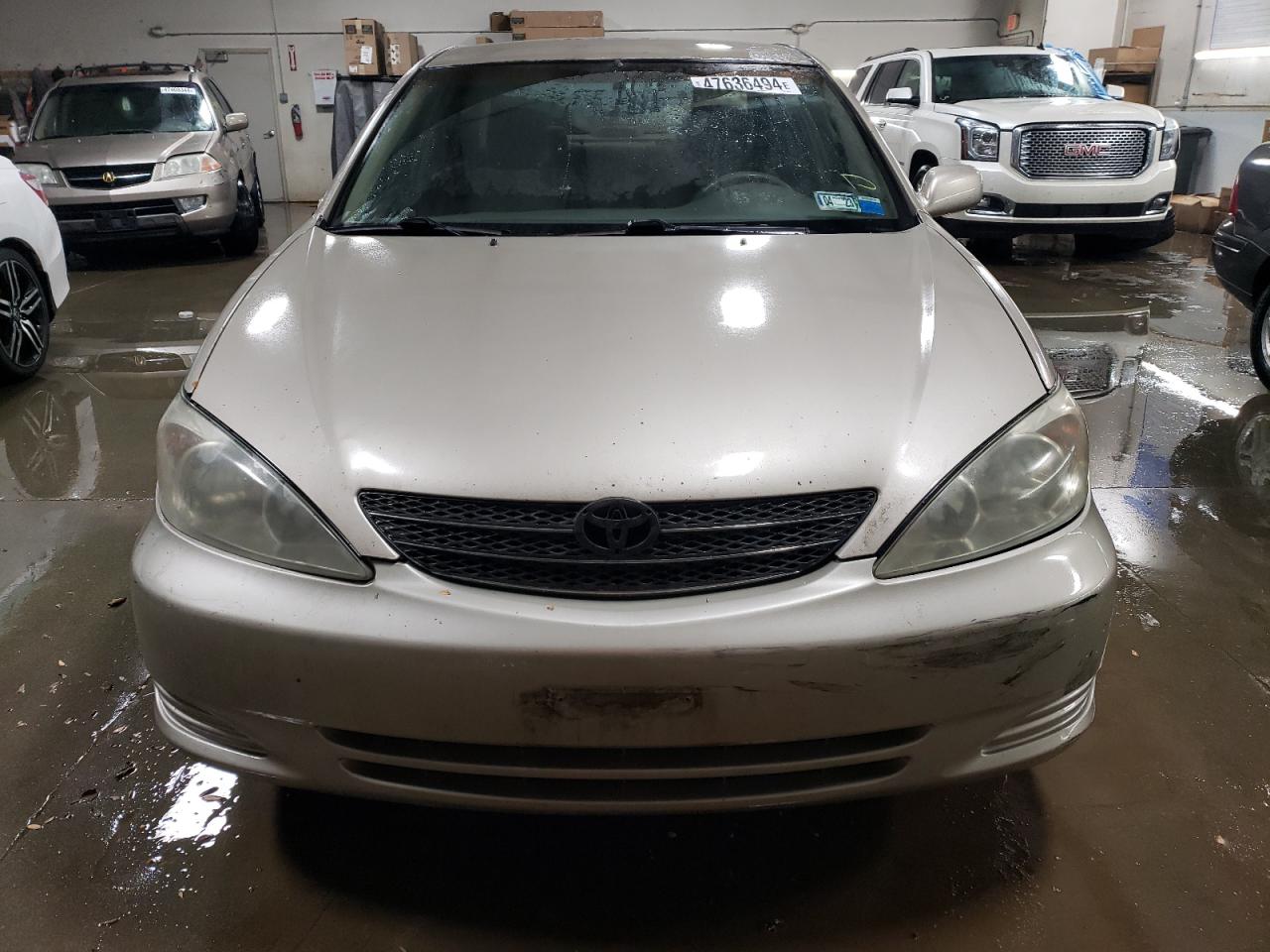 Photo 4 VIN: 4T1BE32K43U160692 - TOYOTA CAMRY 