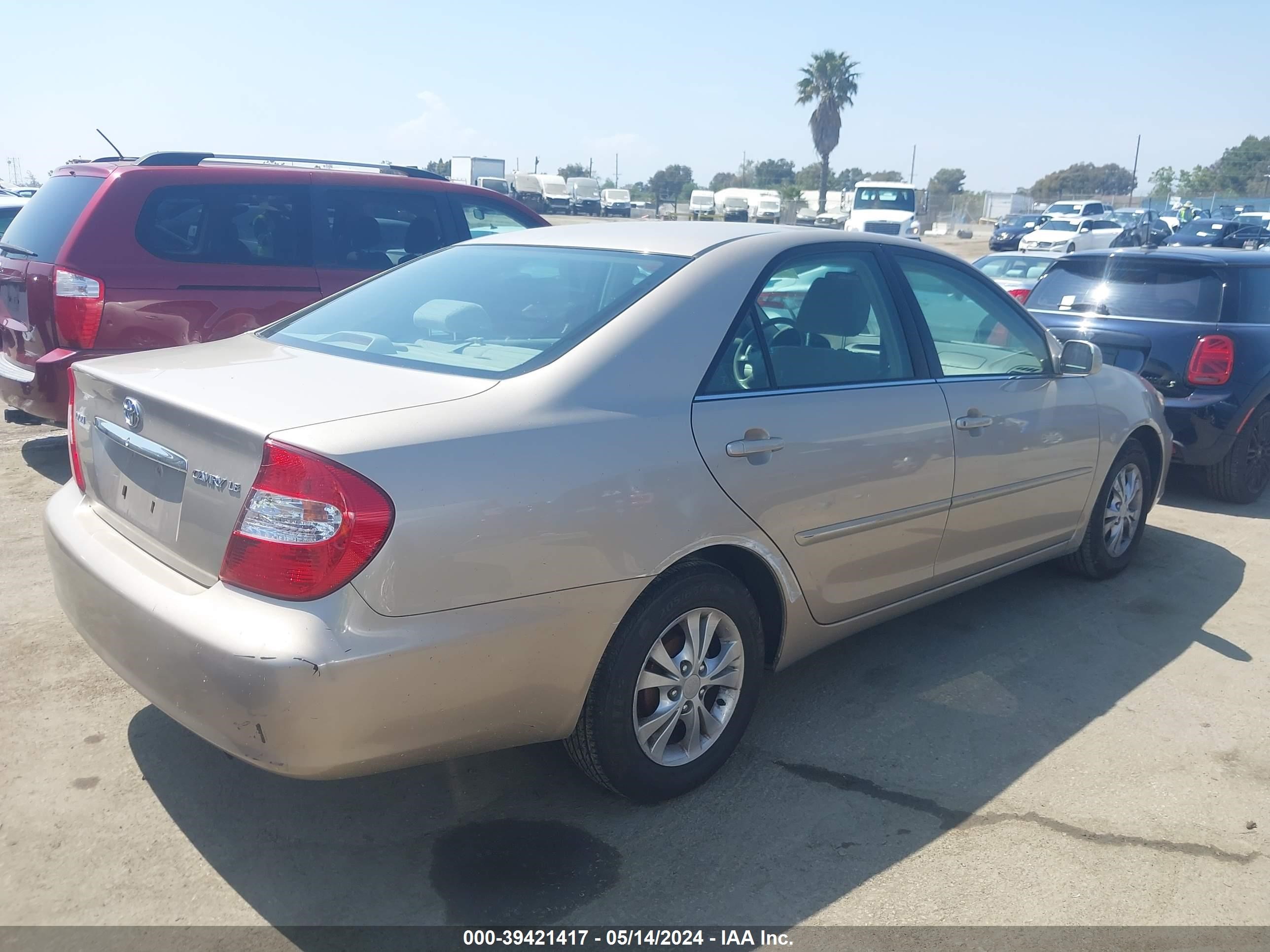 Photo 3 VIN: 4T1BE32K43U253888 - TOYOTA CAMRY 