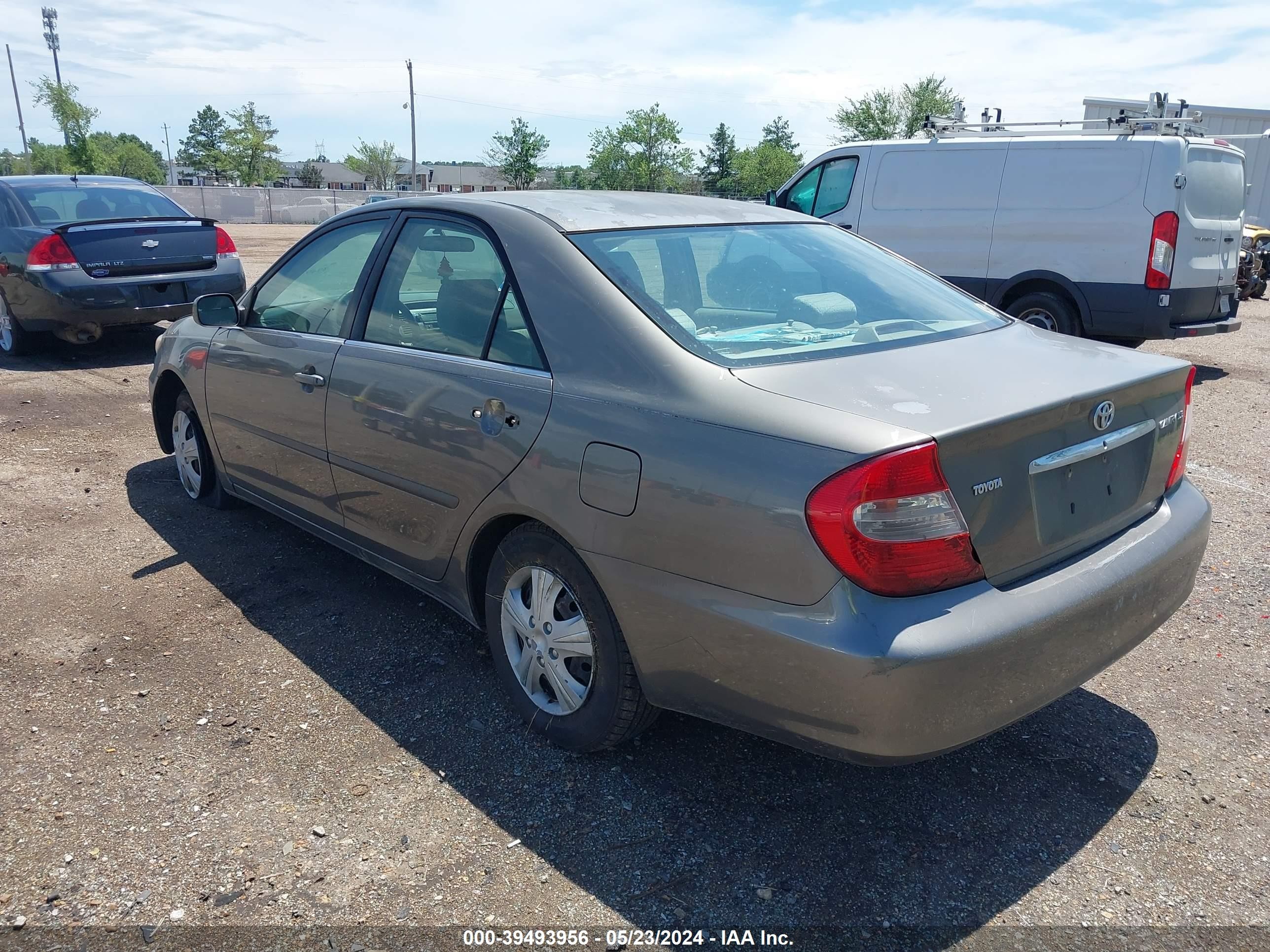 Photo 2 VIN: 4T1BE32K43U718119 - TOYOTA CAMRY 